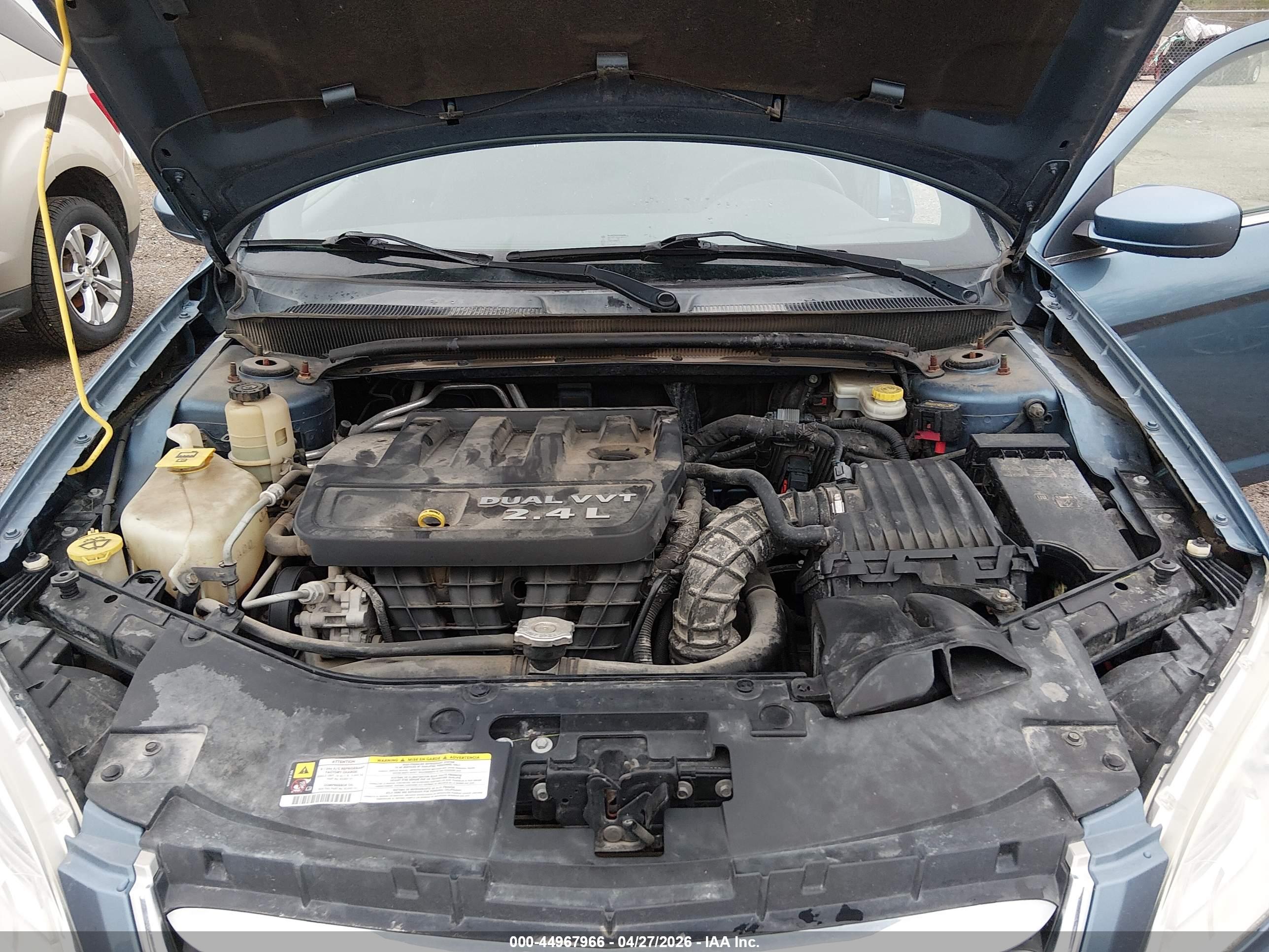 CHRYSLER 200 image 10