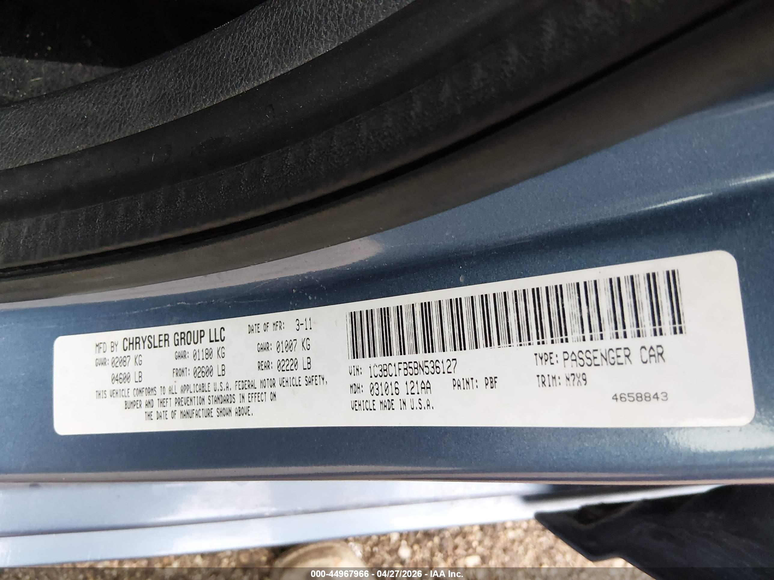 CHRYSLER 200 image 9