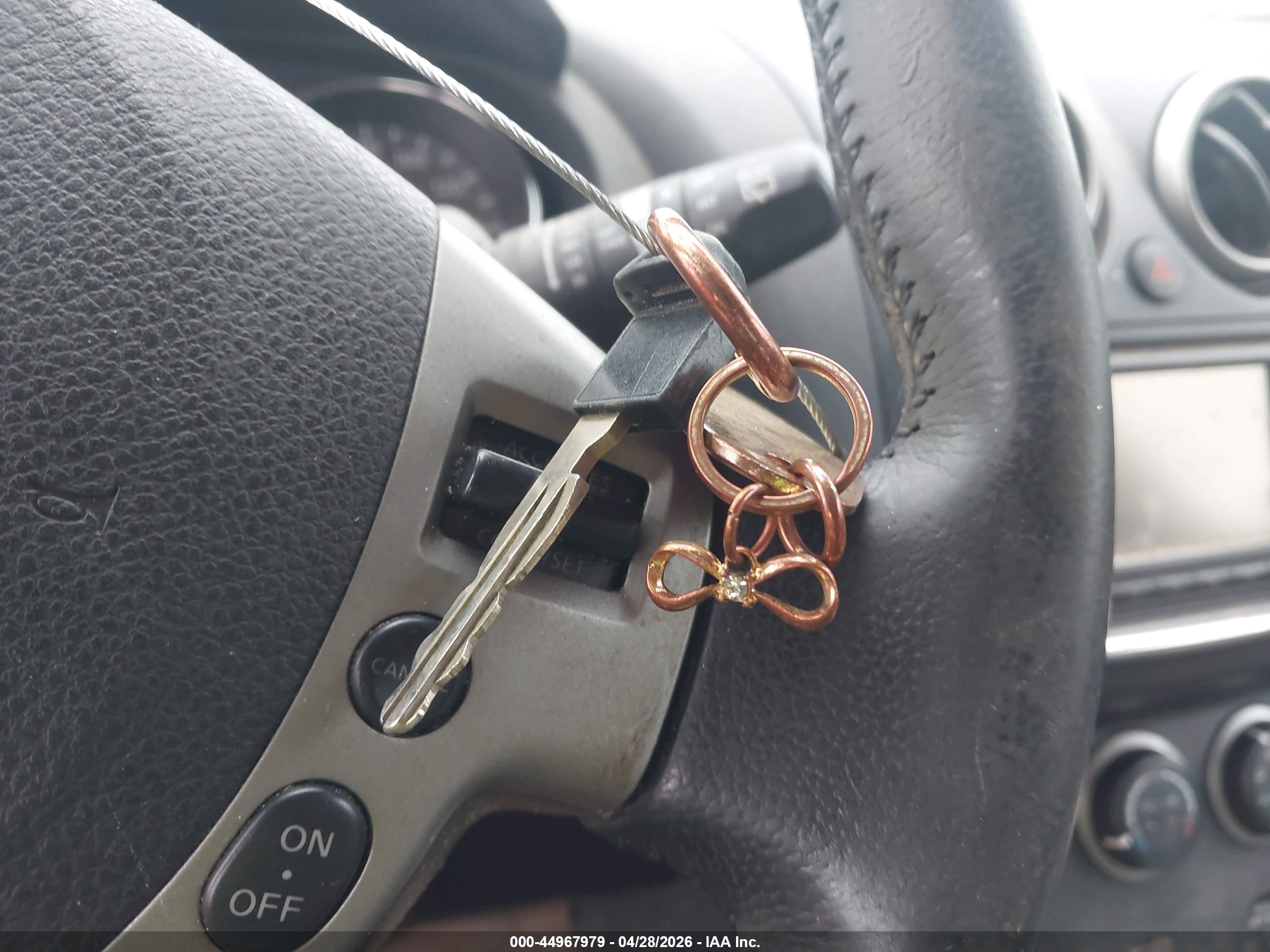 NISSAN ROGUE image 11
