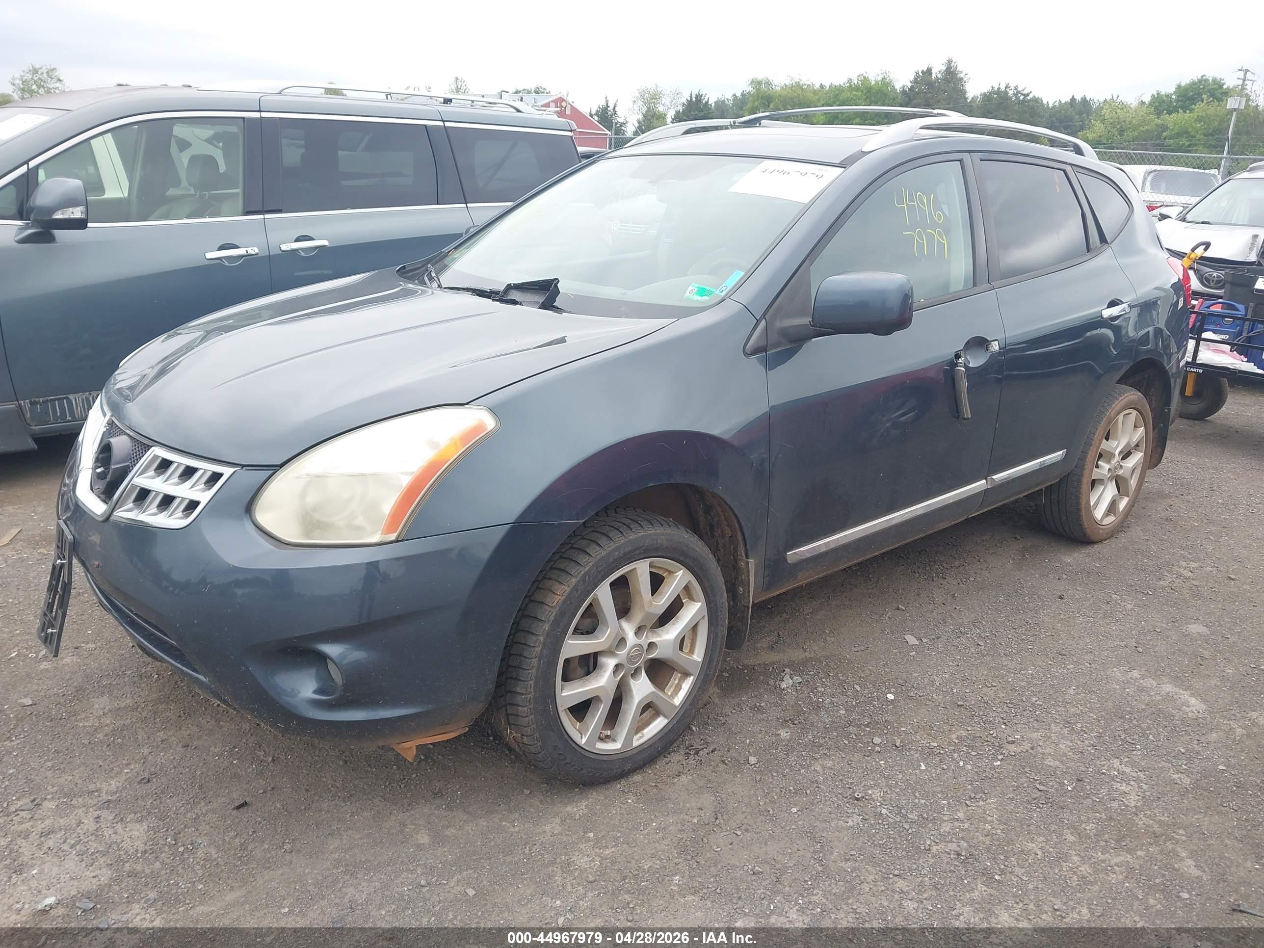 NISSAN ROGUE image 2