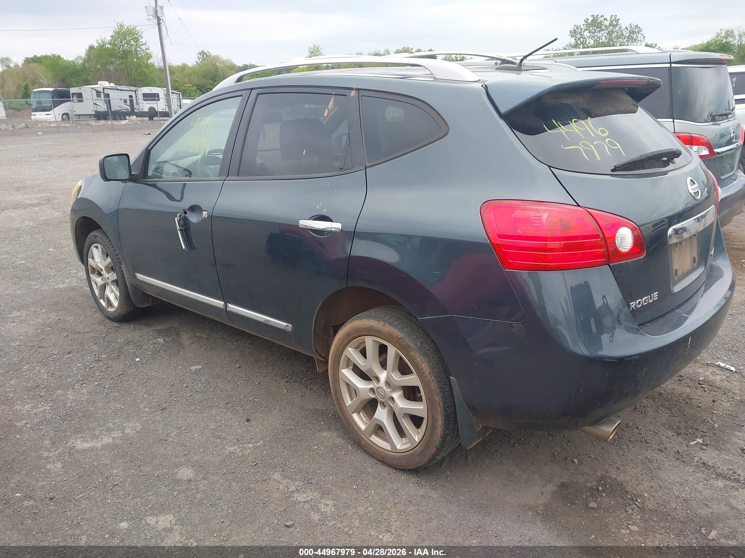 NISSAN ROGUE image 3