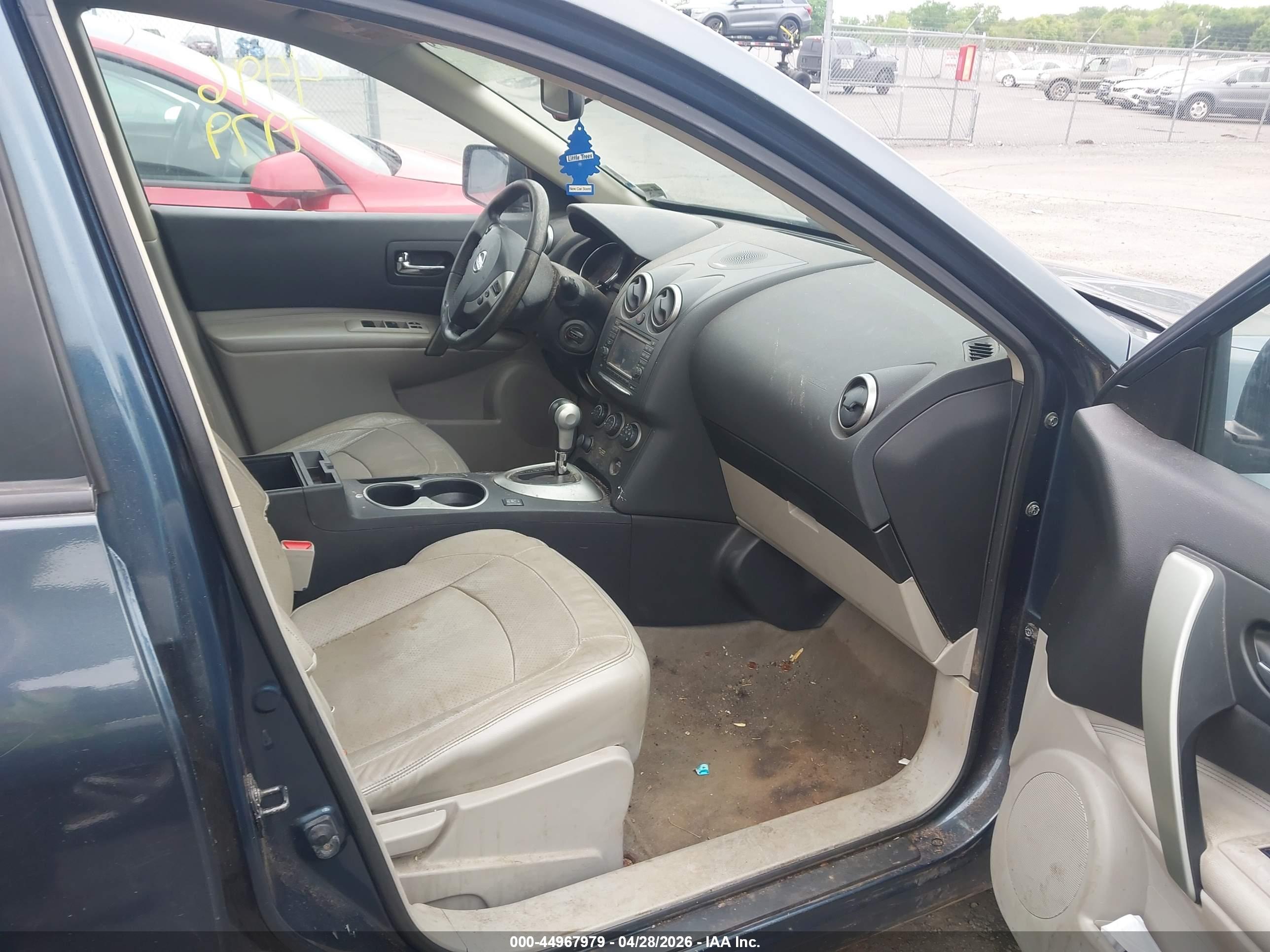 NISSAN ROGUE image 5