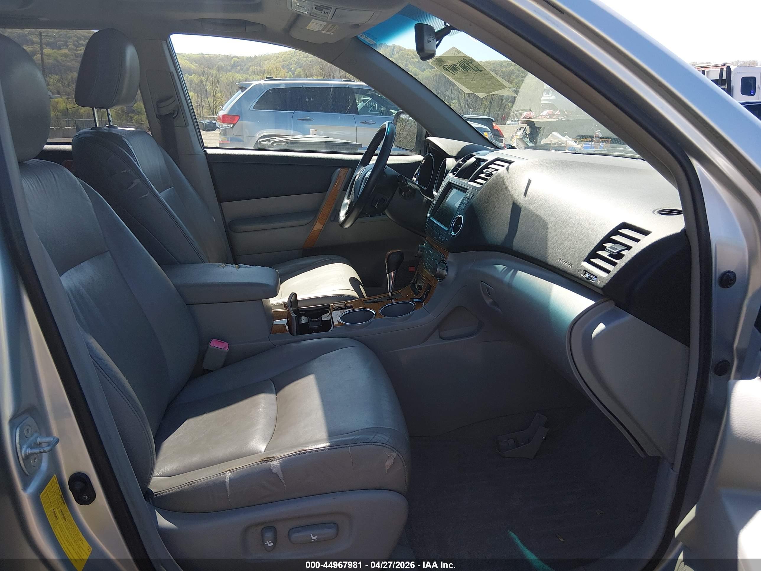 TOYOTA HIGHLANDER image 5