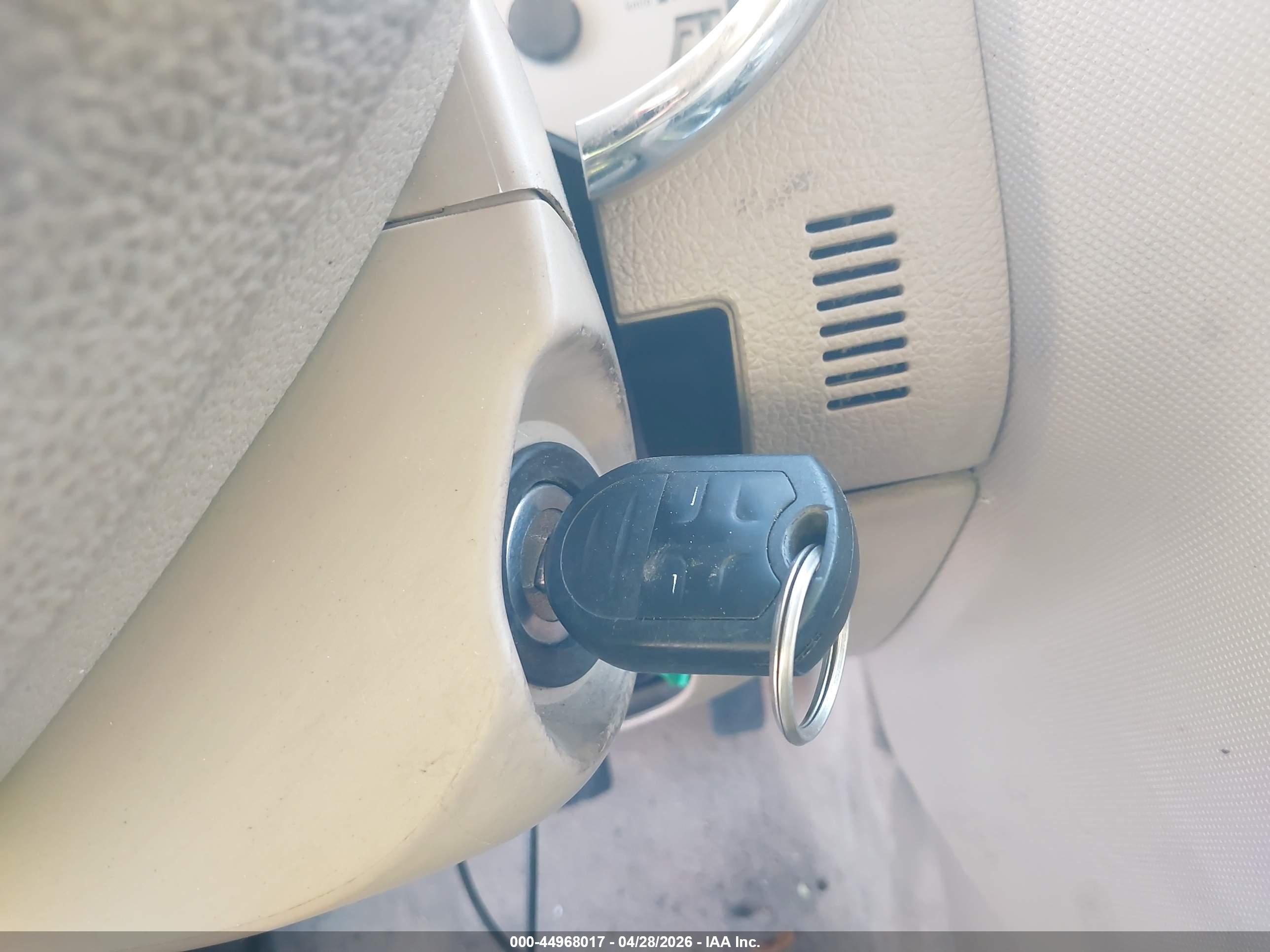 FORD EXPLORER image 11