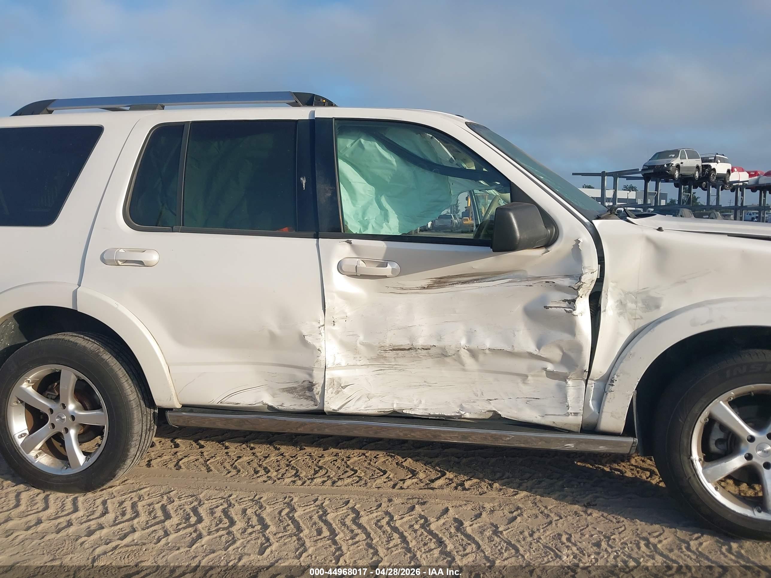 FORD EXPLORER image 6