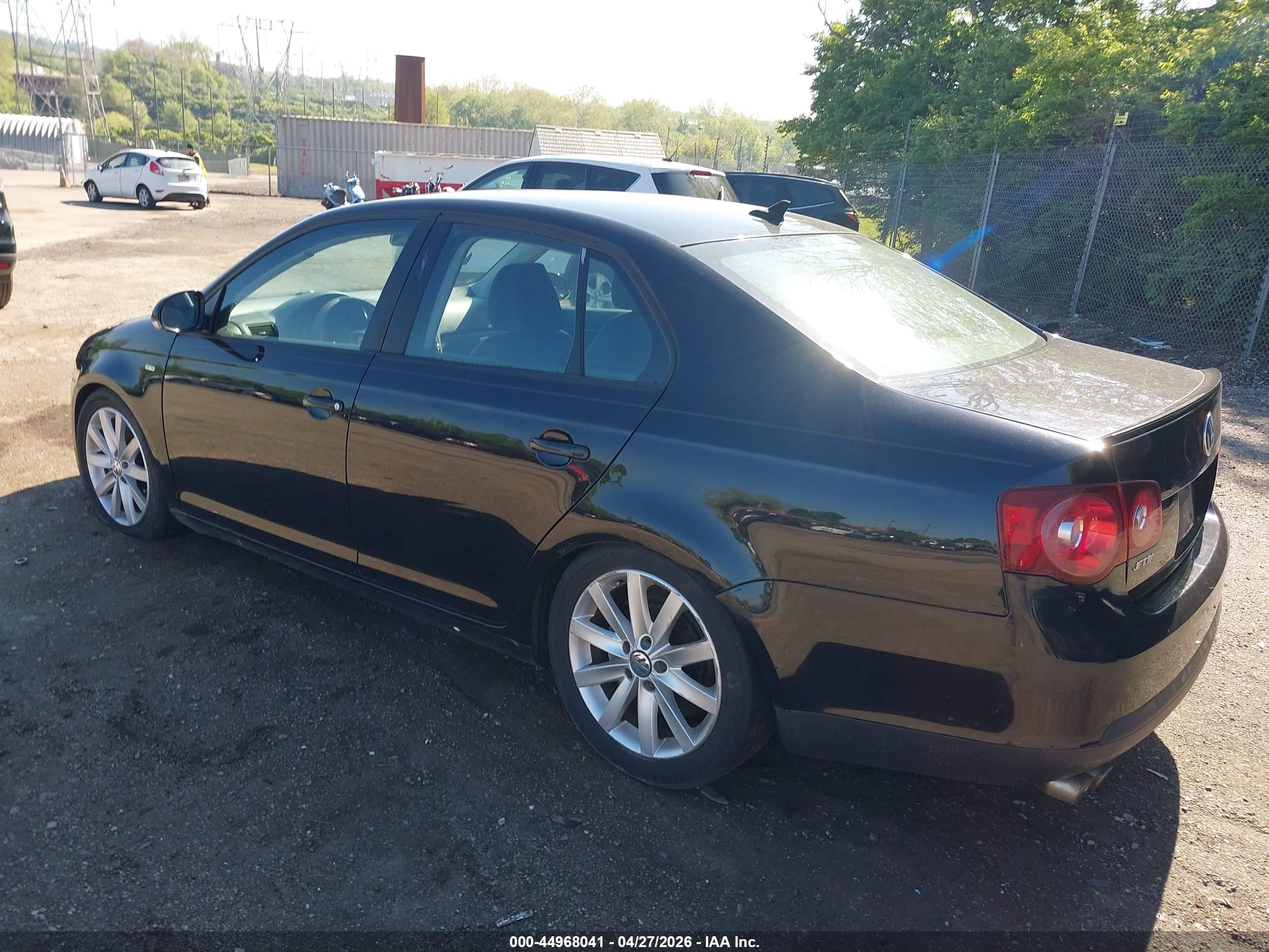 VOLKSWAGEN JETTA image 3