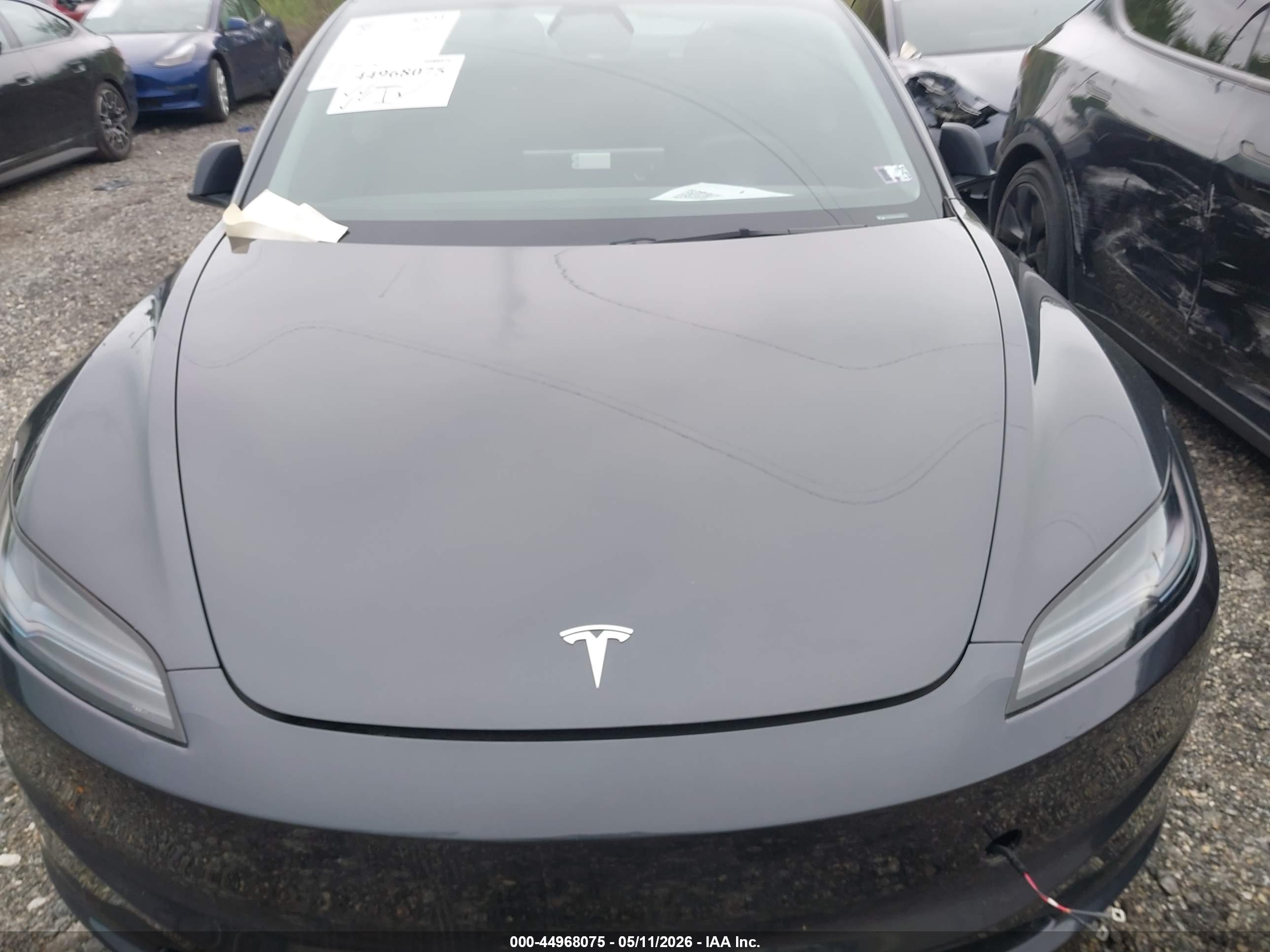 TESLA MODEL image 10