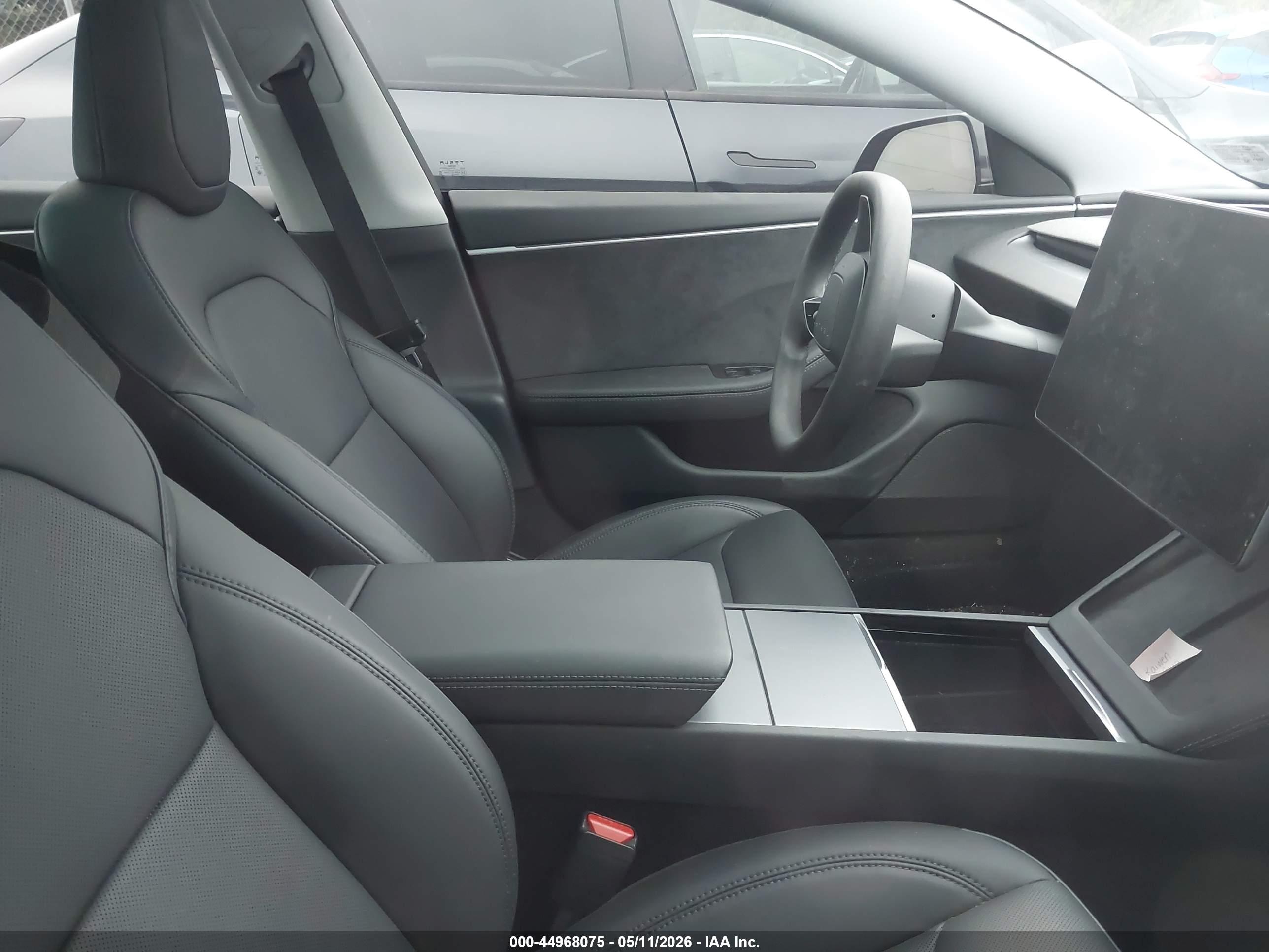 TESLA MODEL image 5