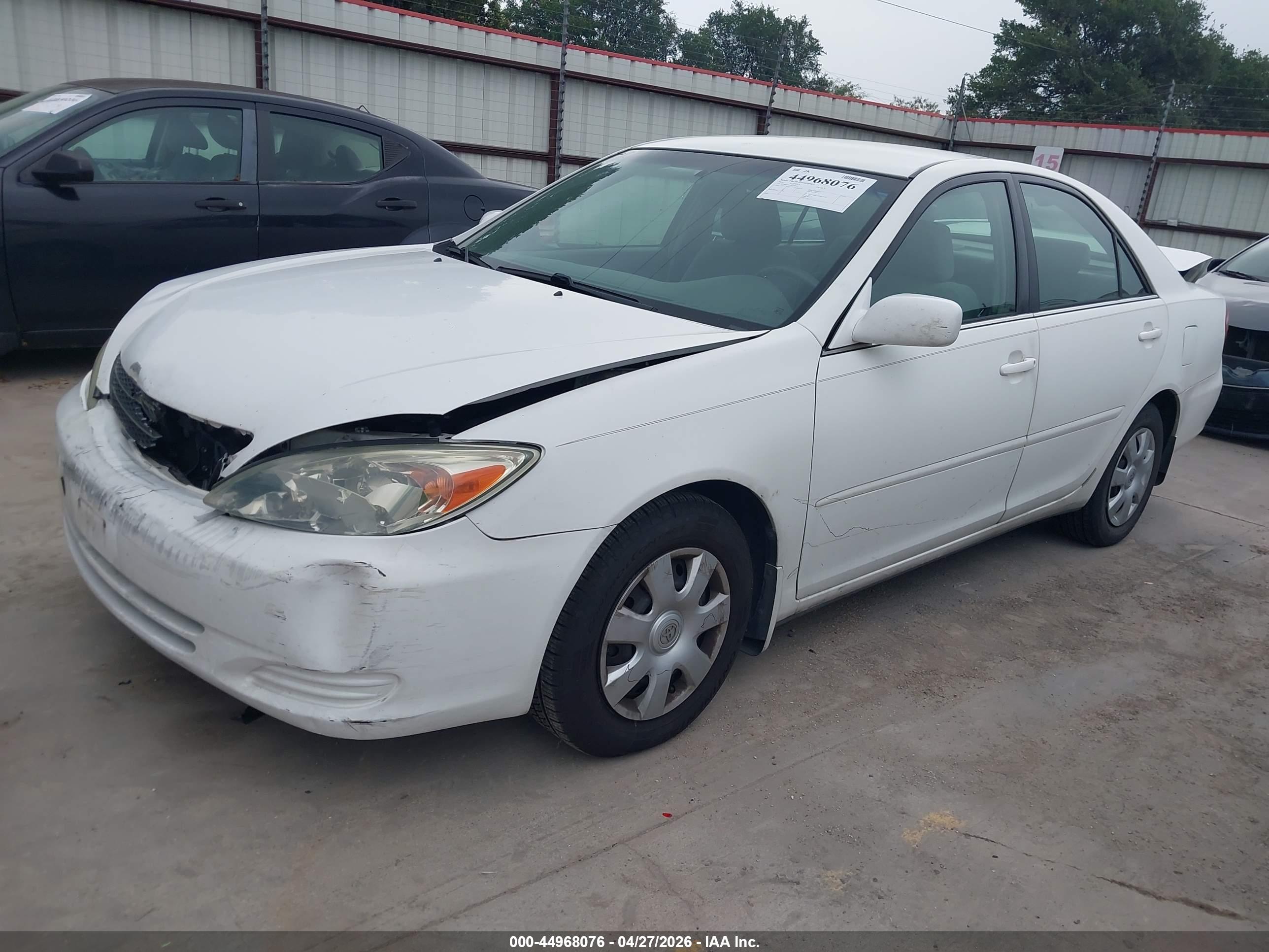 TOYOTA CAMRY image 2