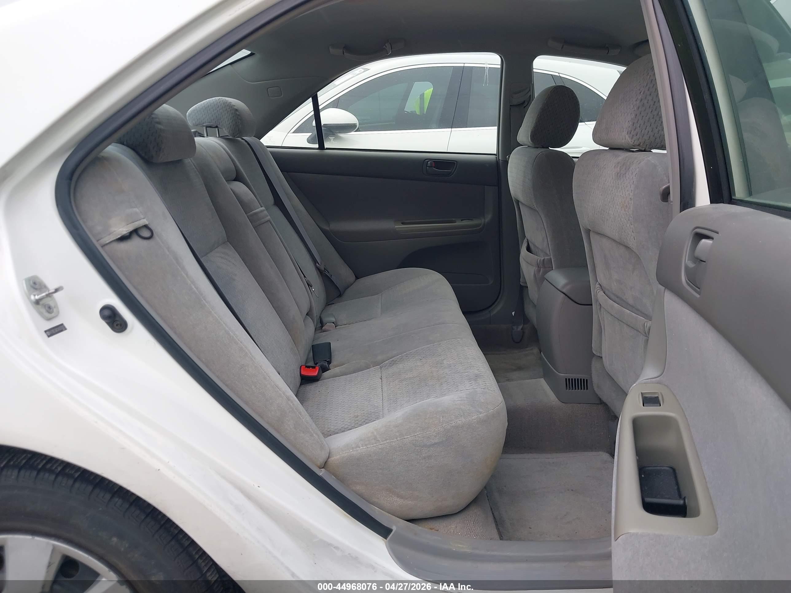 TOYOTA CAMRY image 8
