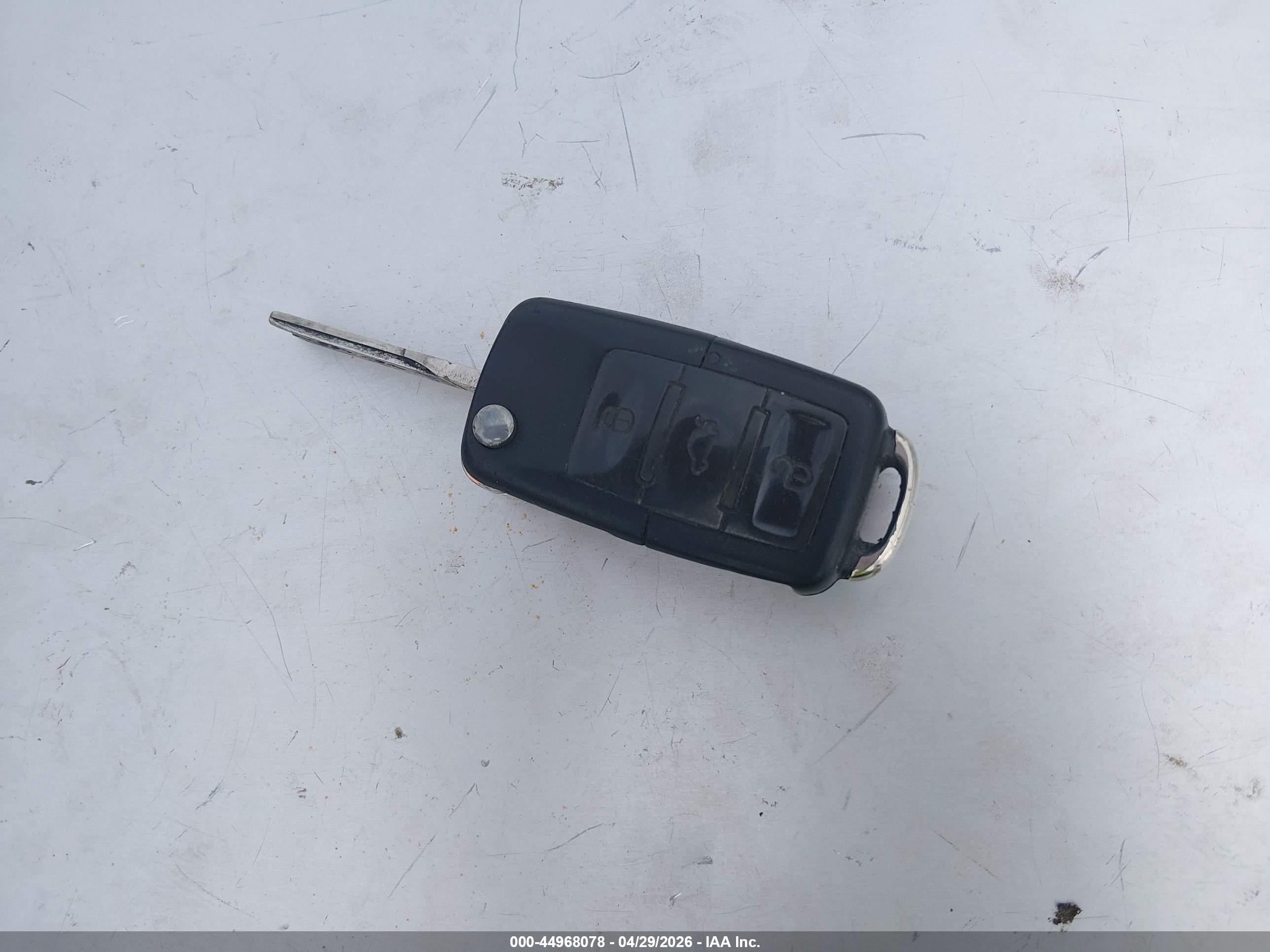 VOLKSWAGEN GTI image 11