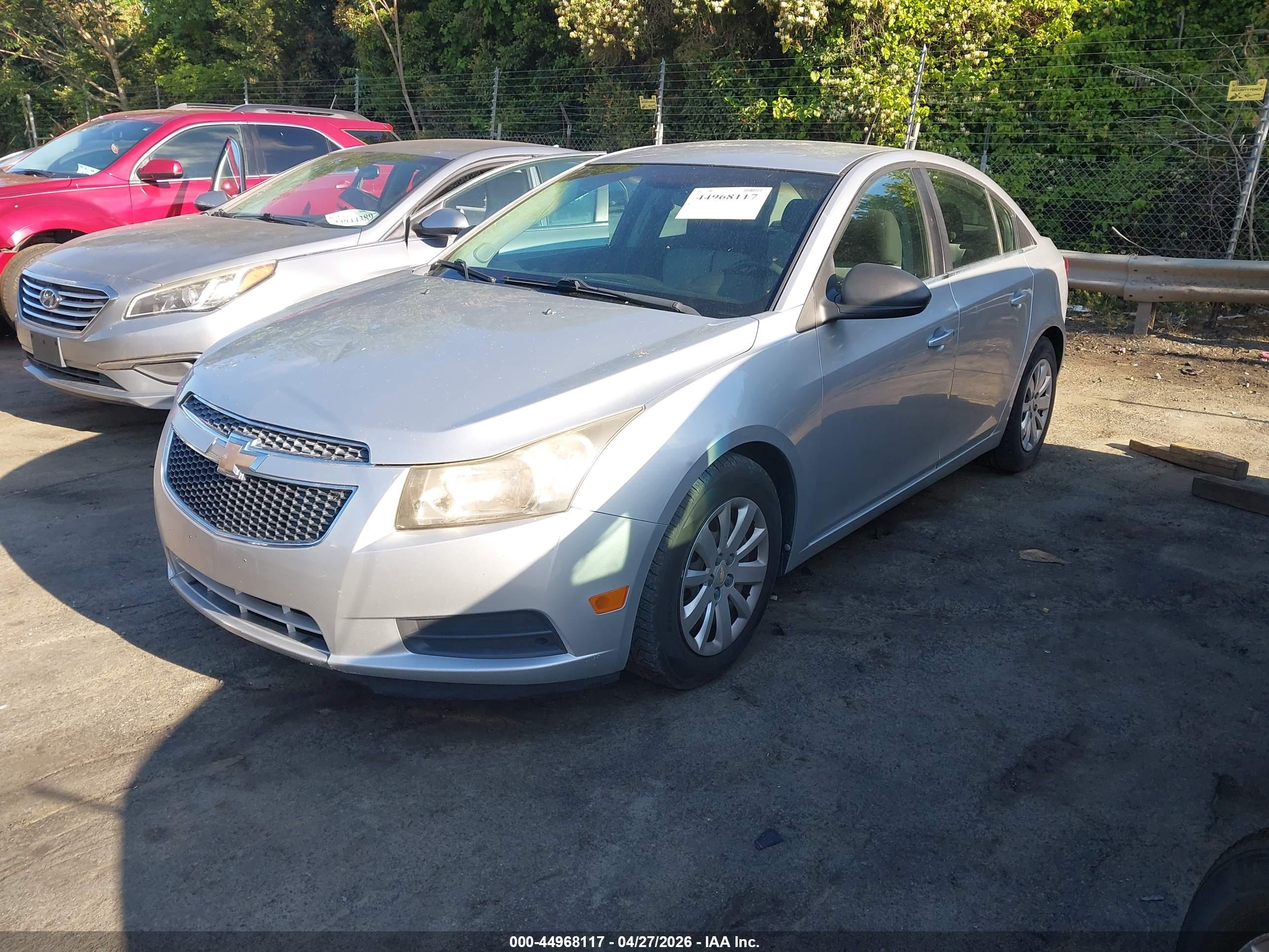 CHEVROLET CRUZE image 2