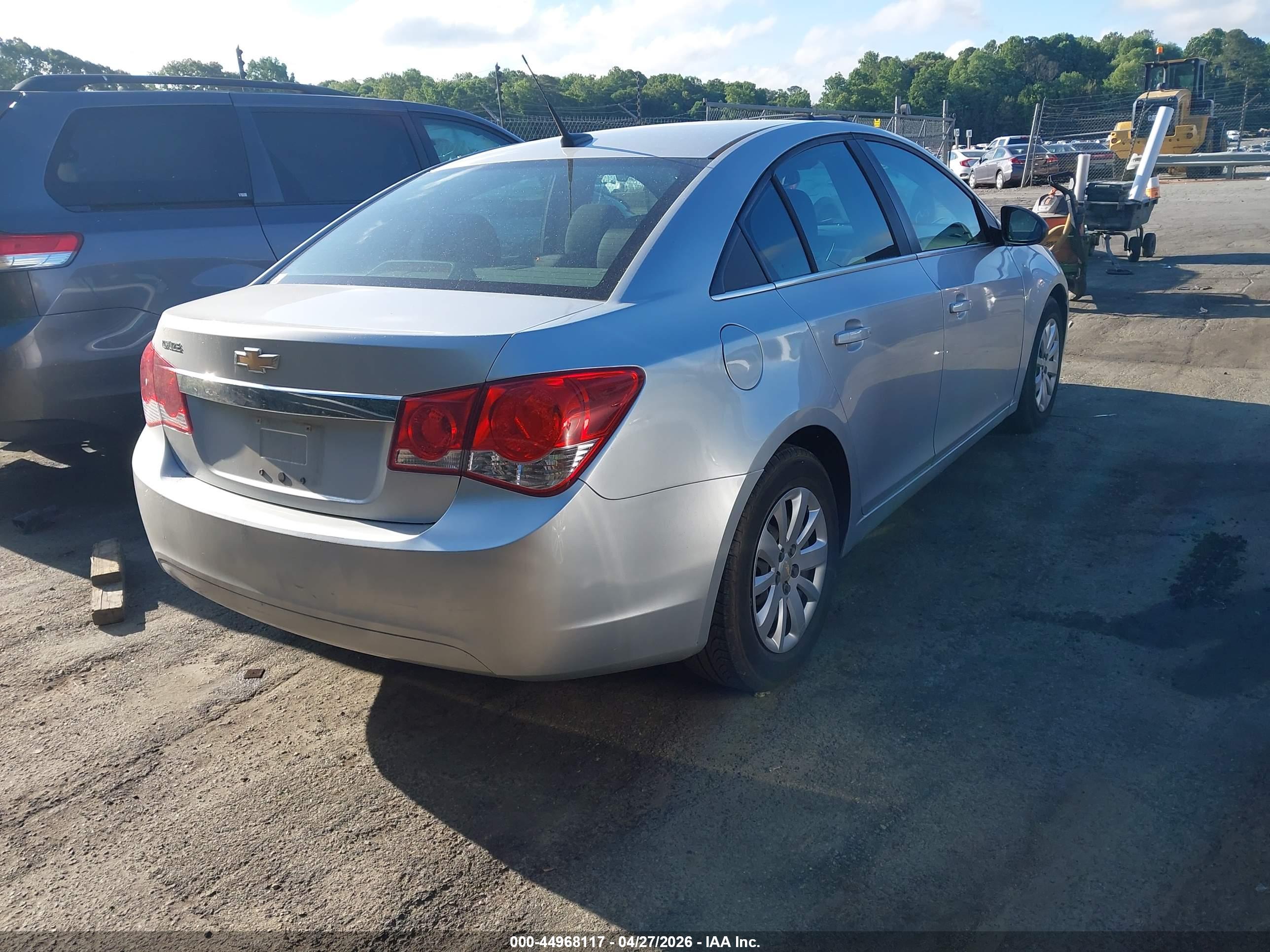 CHEVROLET CRUZE image 4