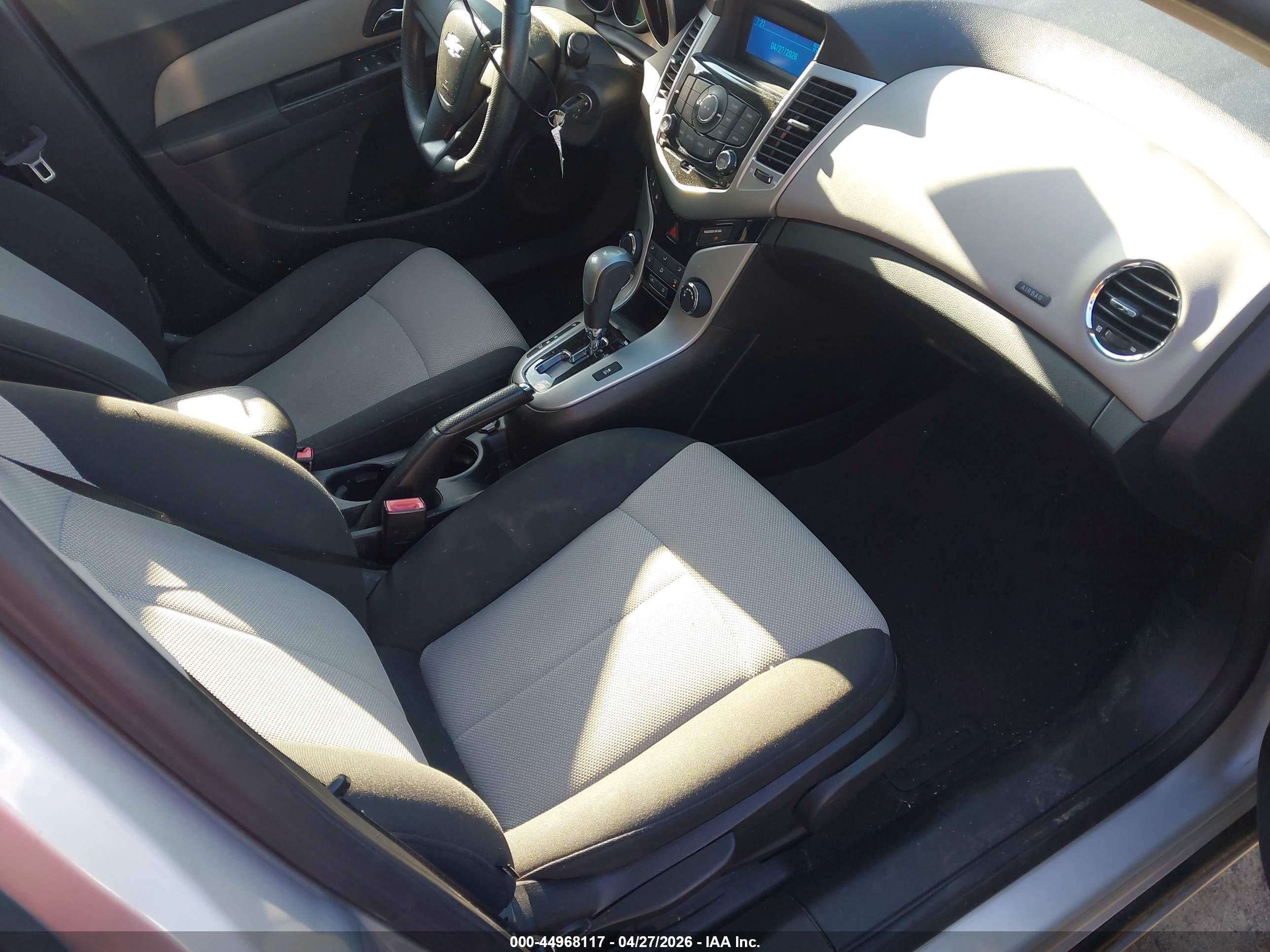 CHEVROLET CRUZE image 5