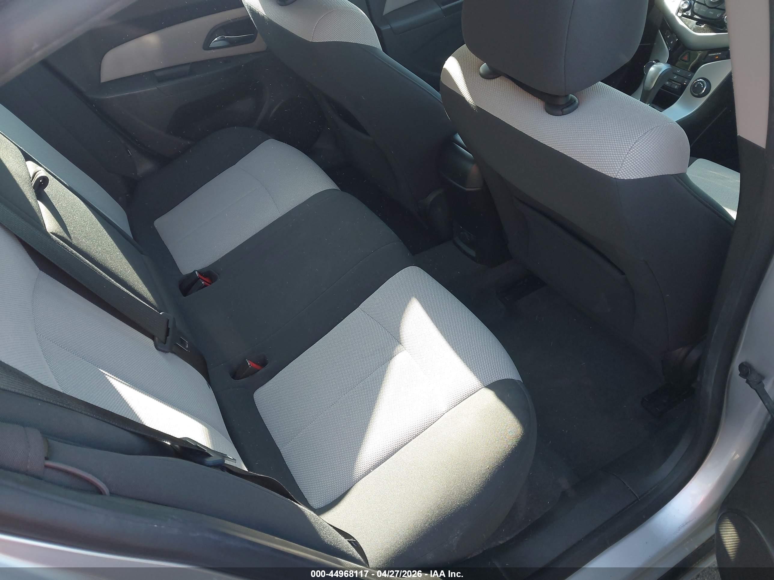 CHEVROLET CRUZE image 8