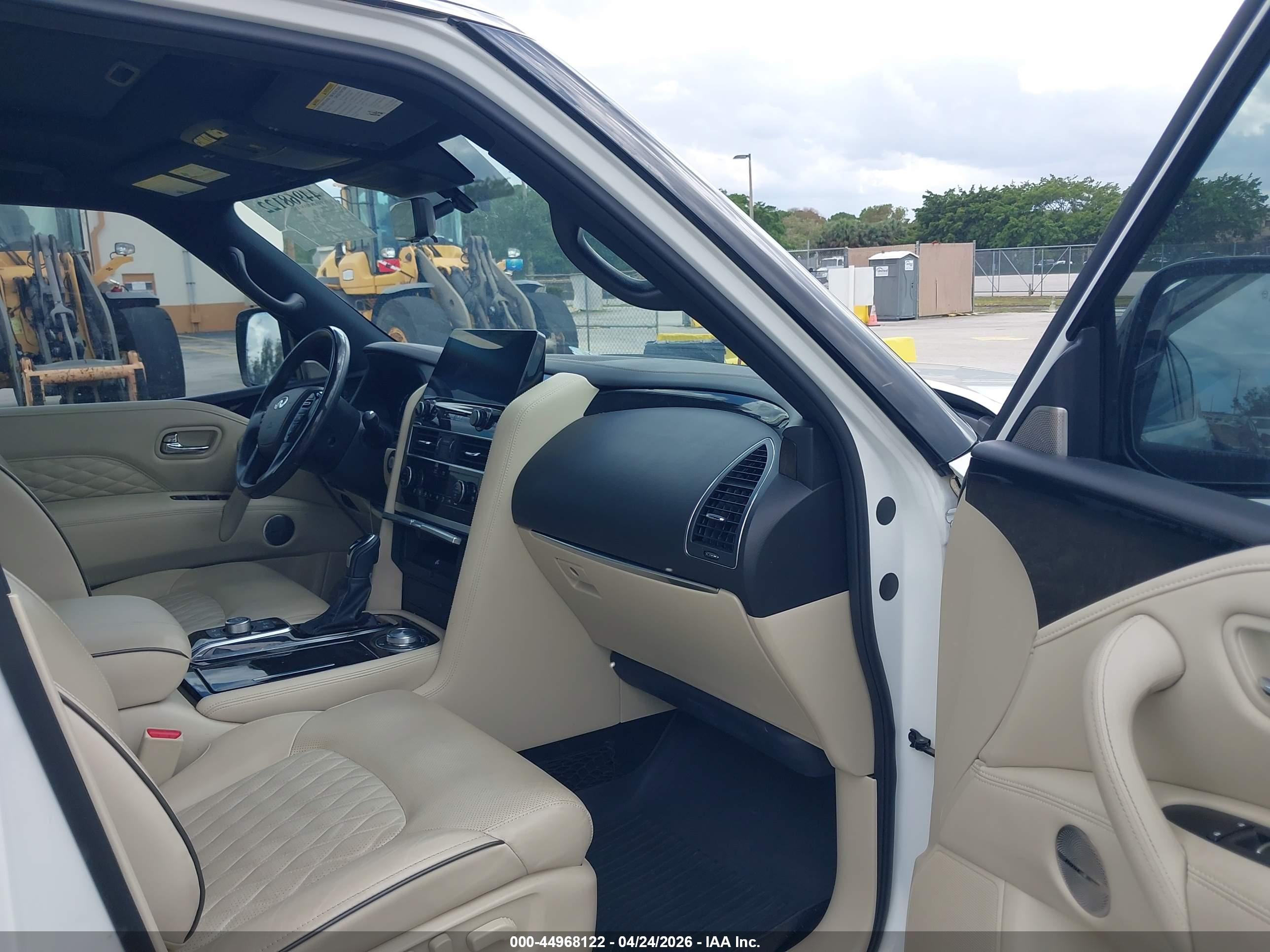 INFINITI QX80 image 5