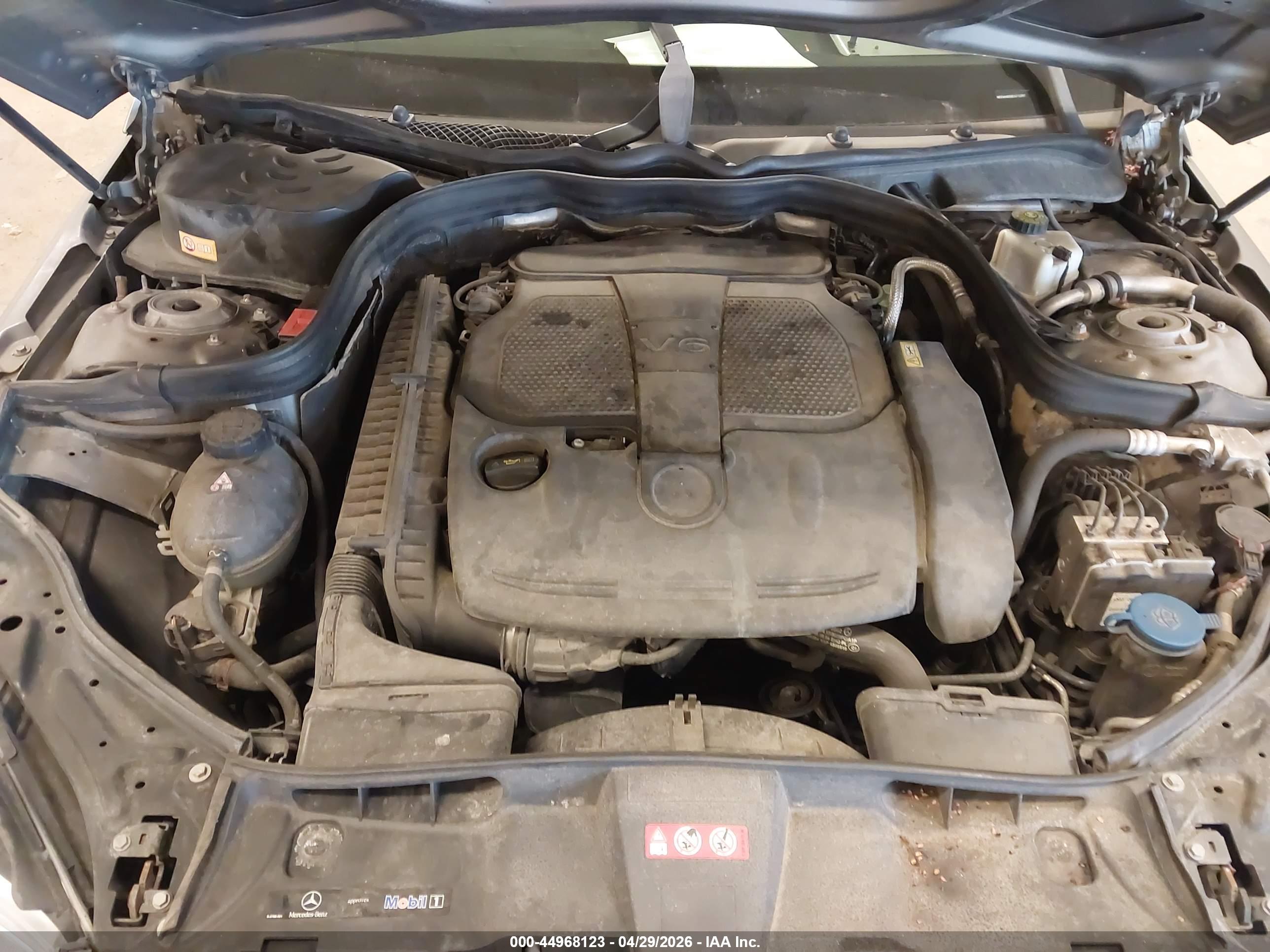 MERCEDES-BENZ E image 10