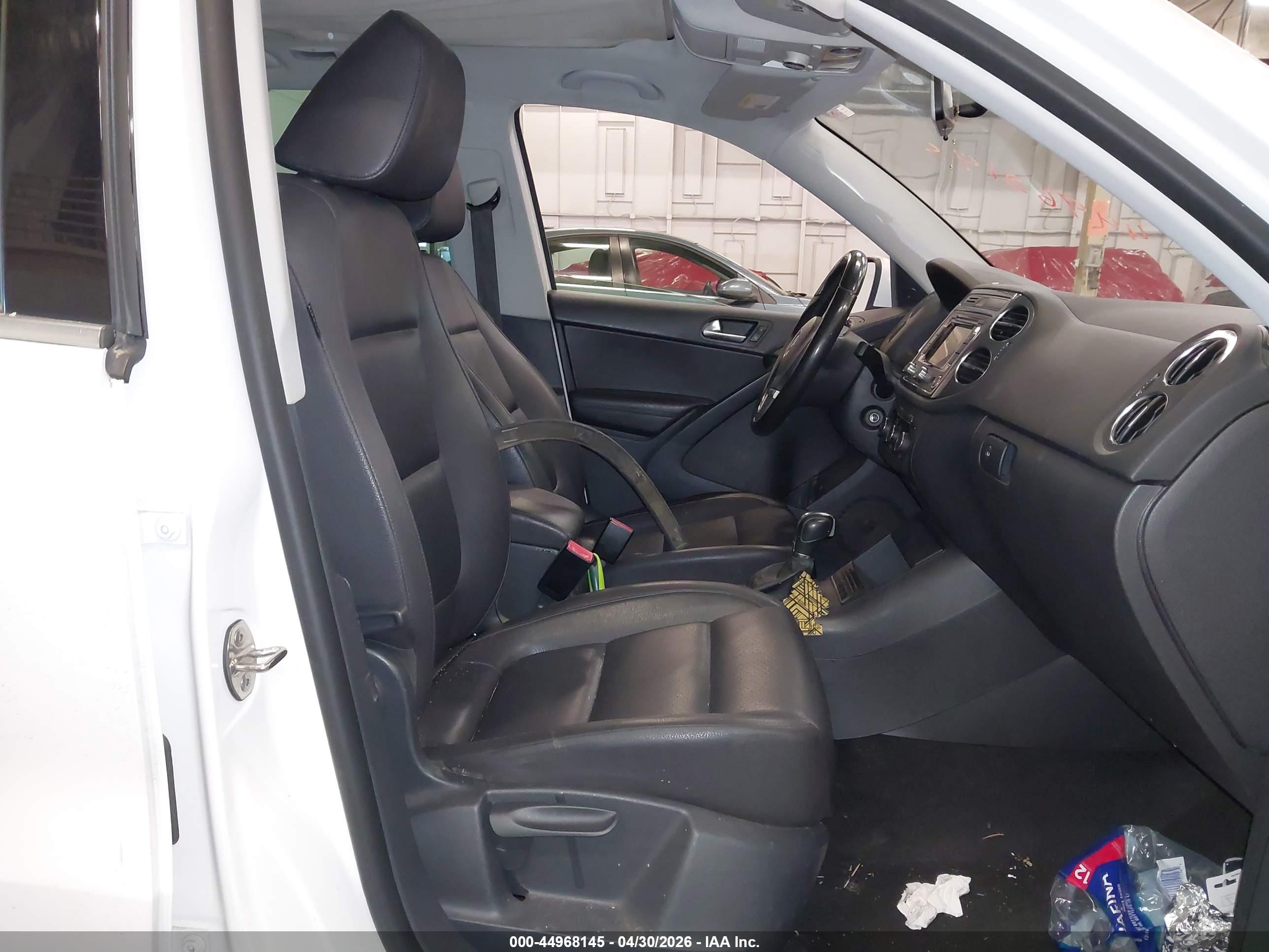 VOLKSWAGEN TIGUAN image 5