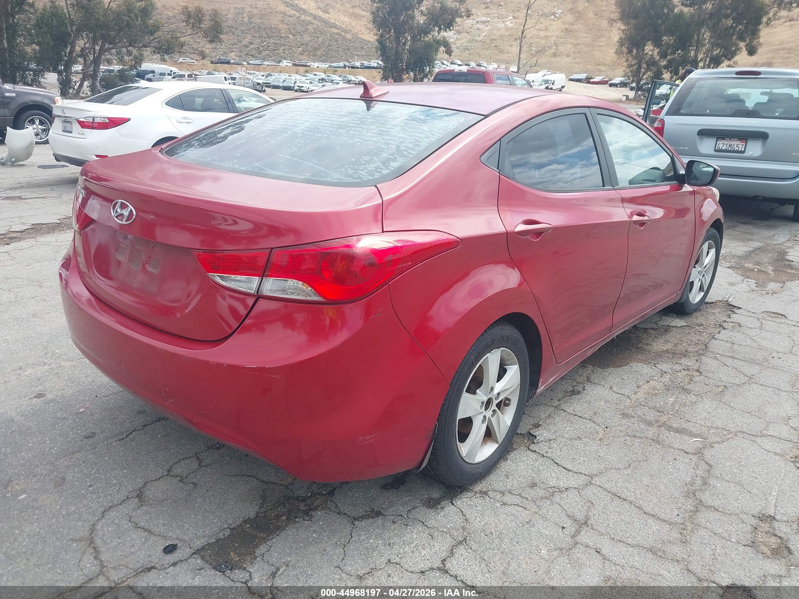 HYUNDAI ELANTRA image 4