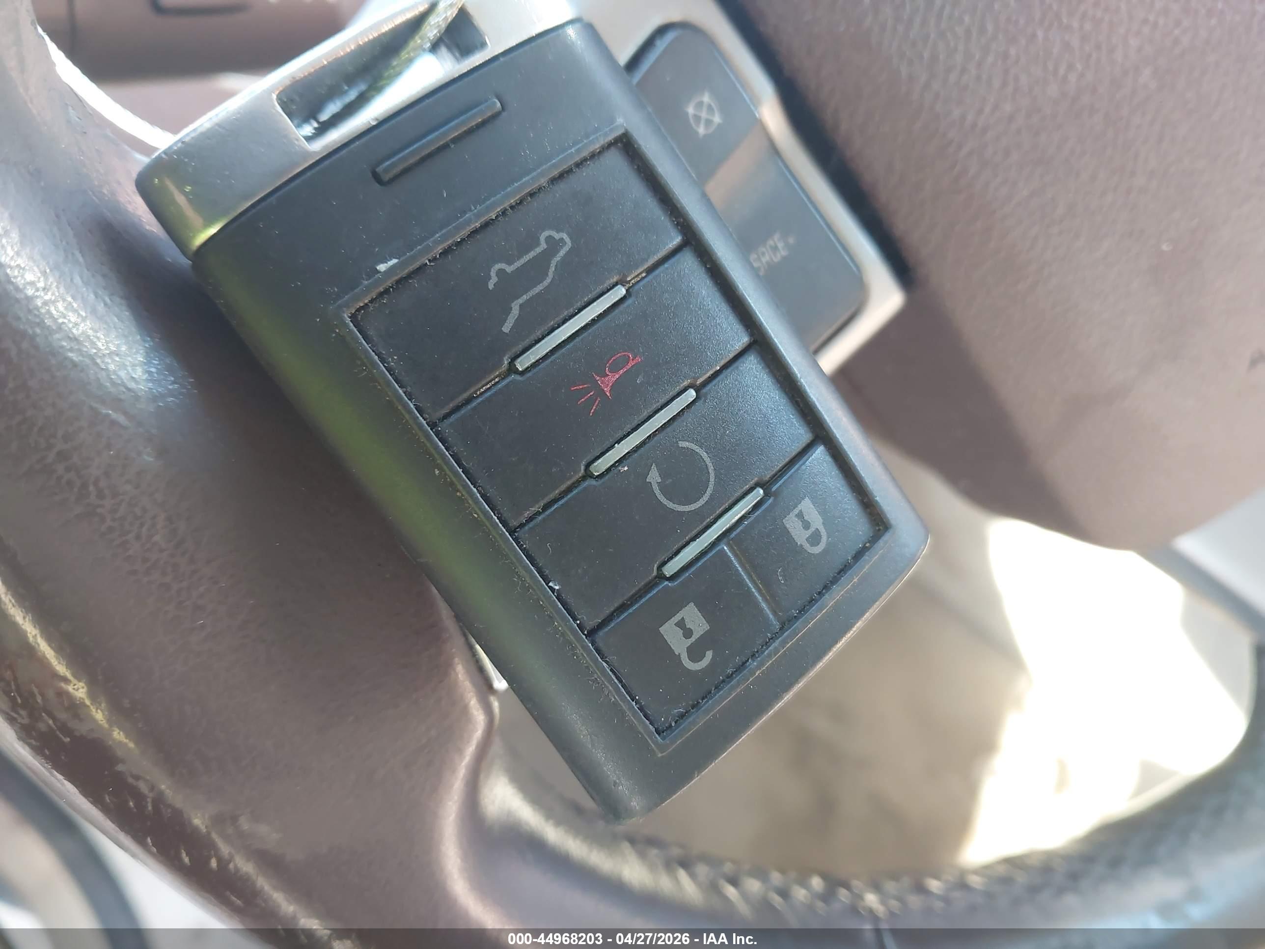 CADILLAC SRX image 11