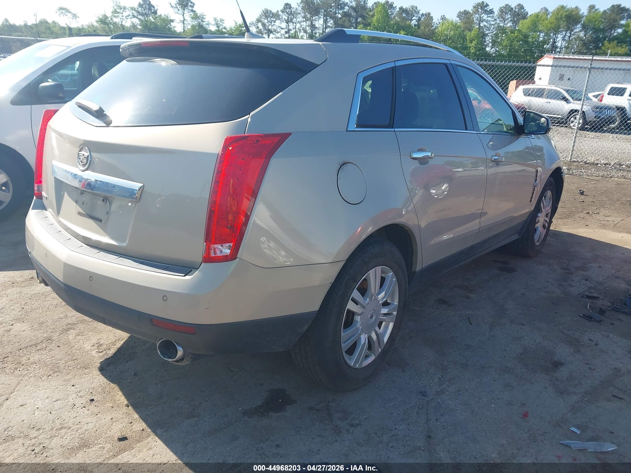 CADILLAC SRX image 4