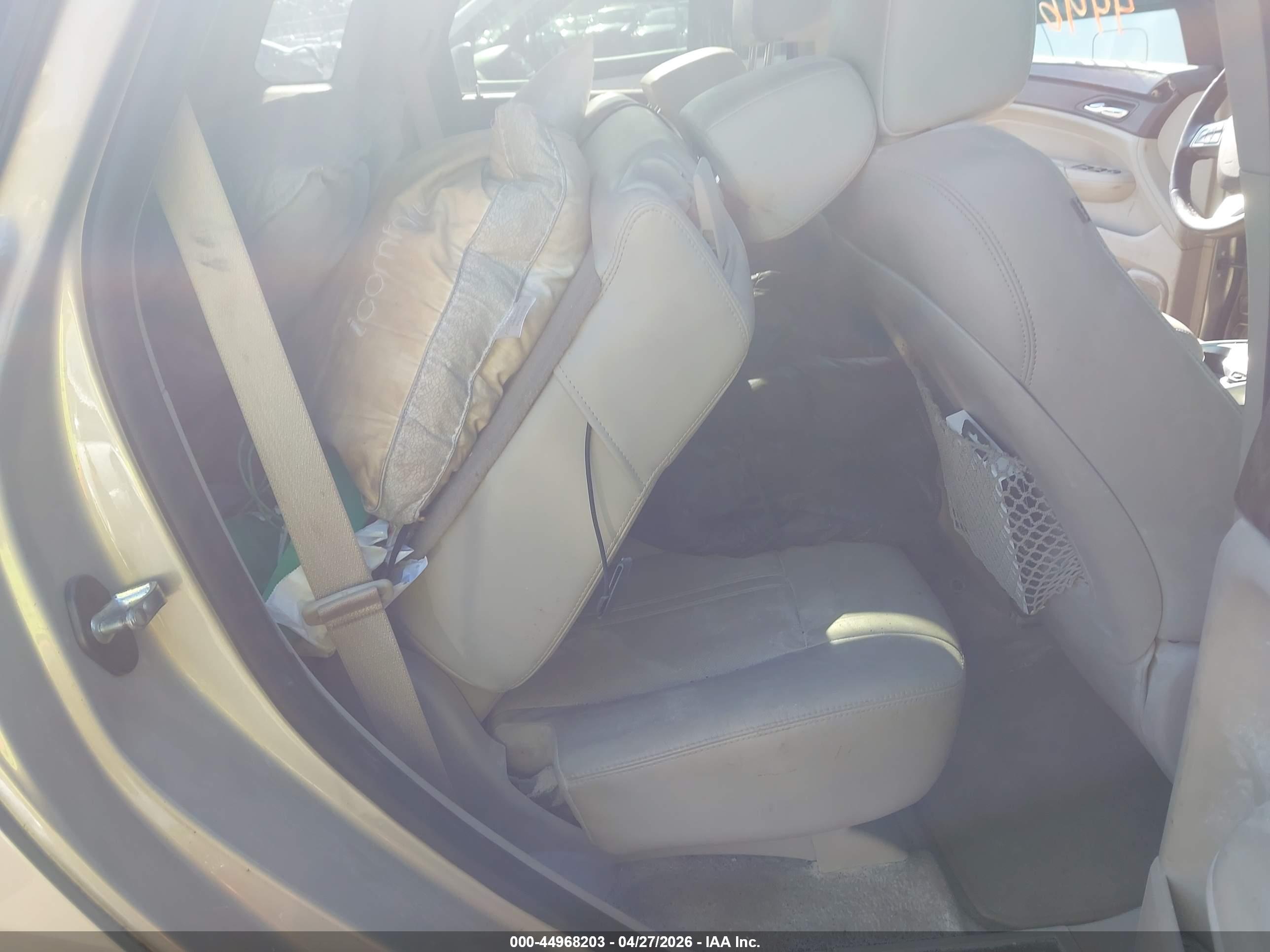 CADILLAC SRX image 8