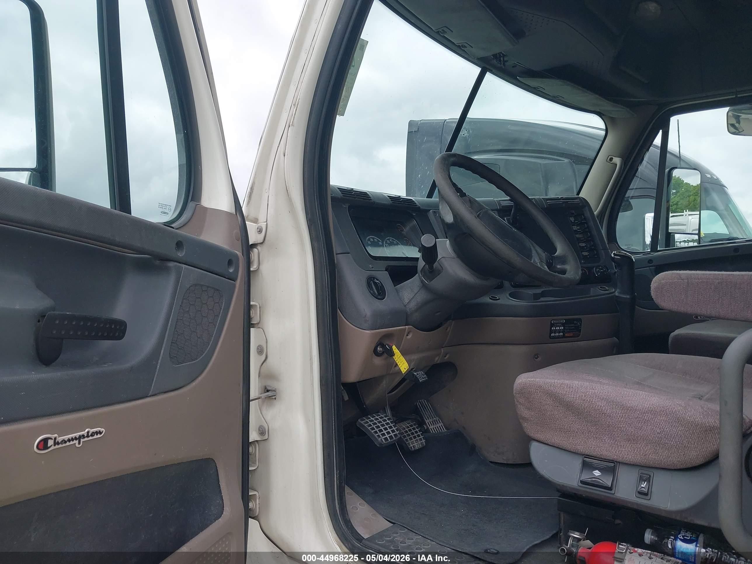 FREIGHTLINER CASCADIA image 7