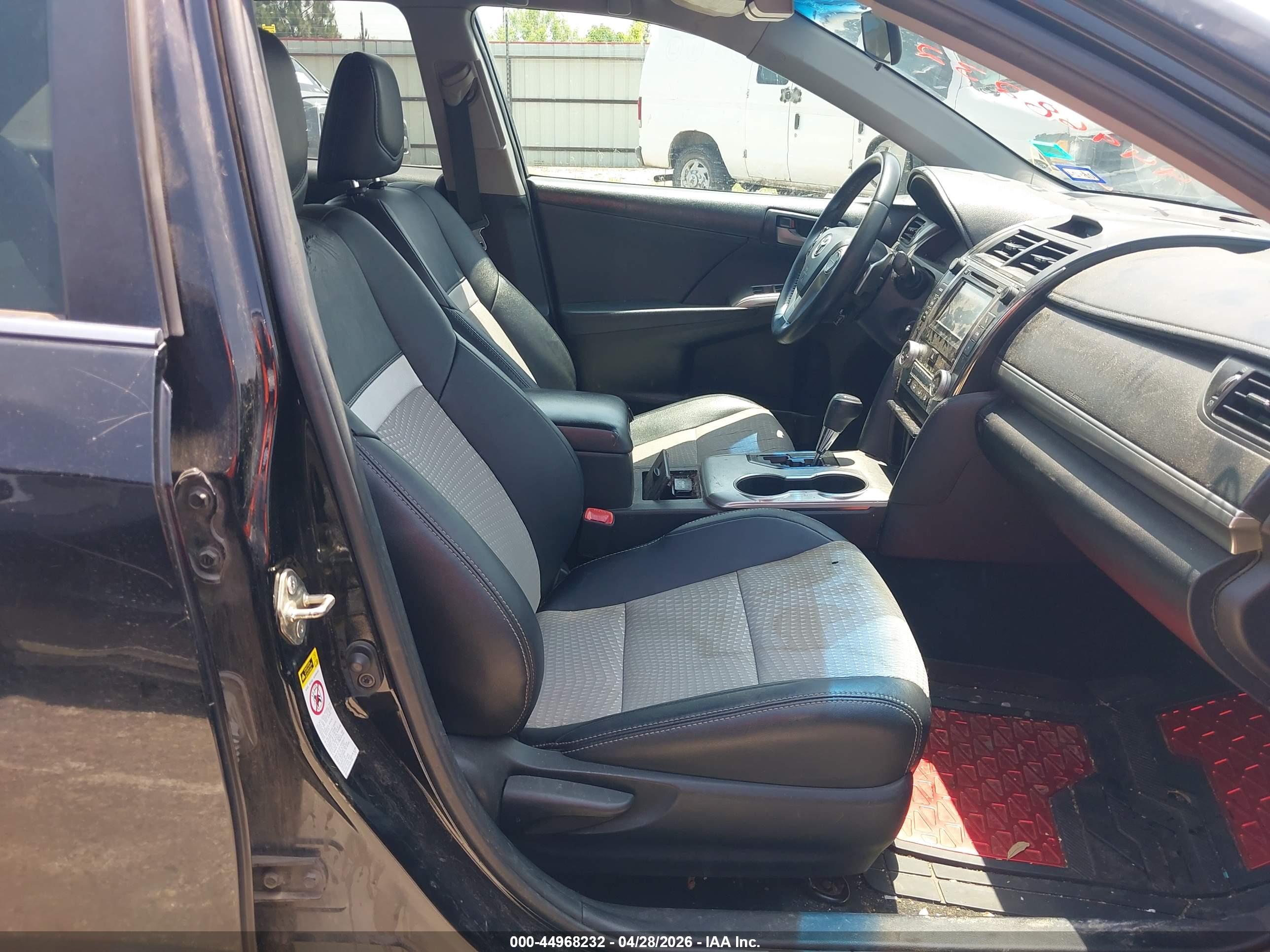 TOYOTA CAMRY image 5