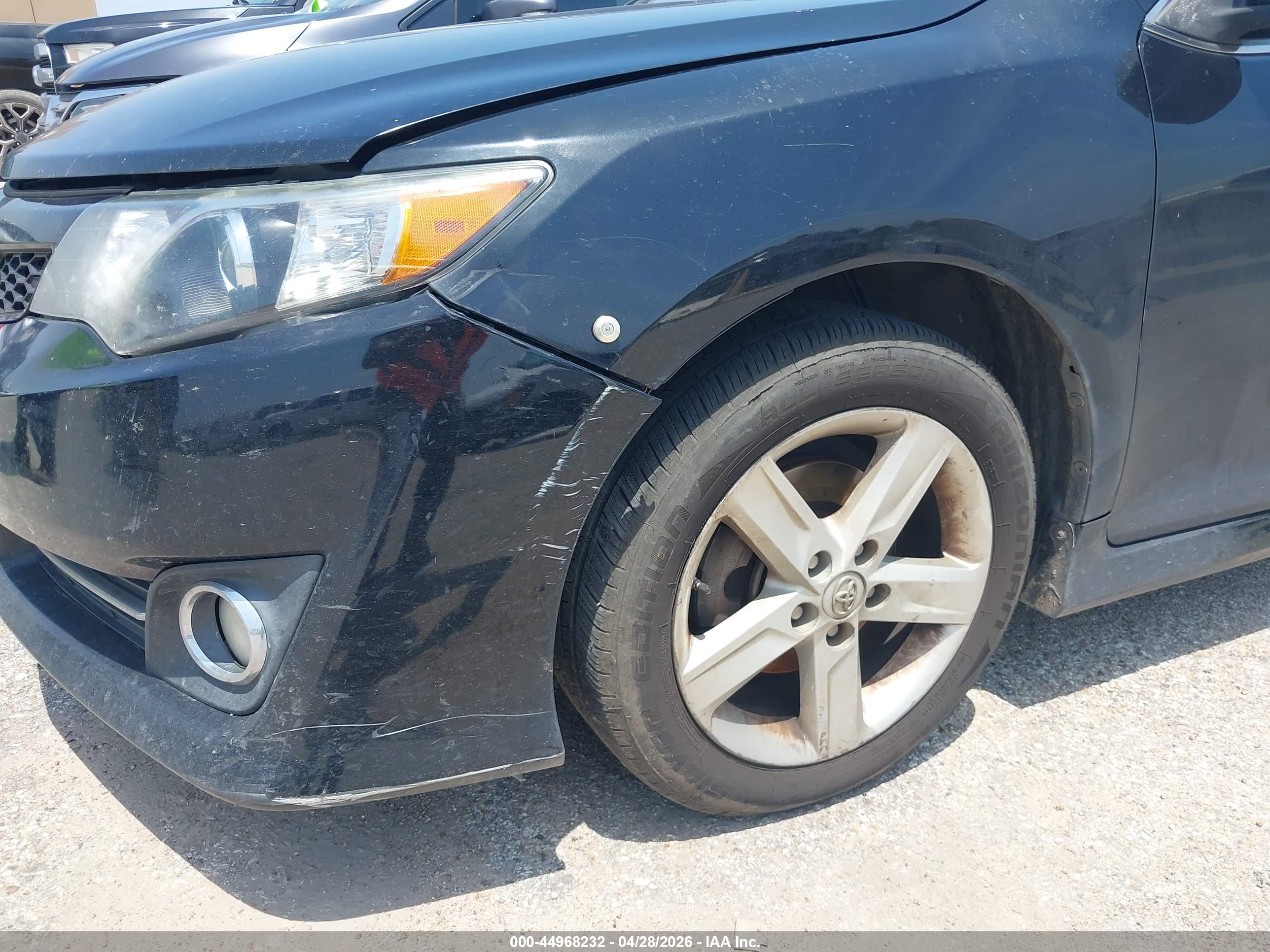 TOYOTA CAMRY image 6