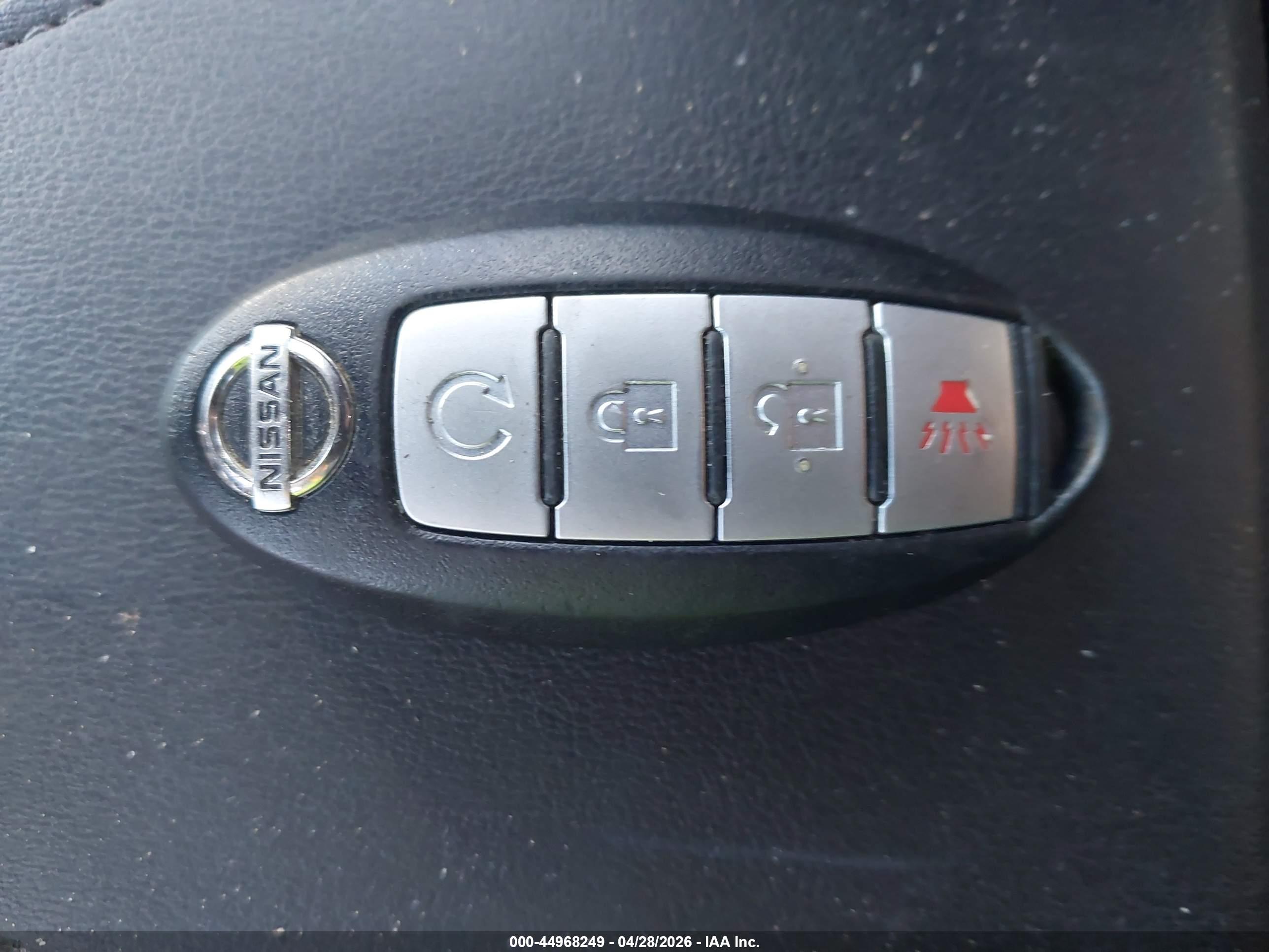 NISSAN ROGUE image 11