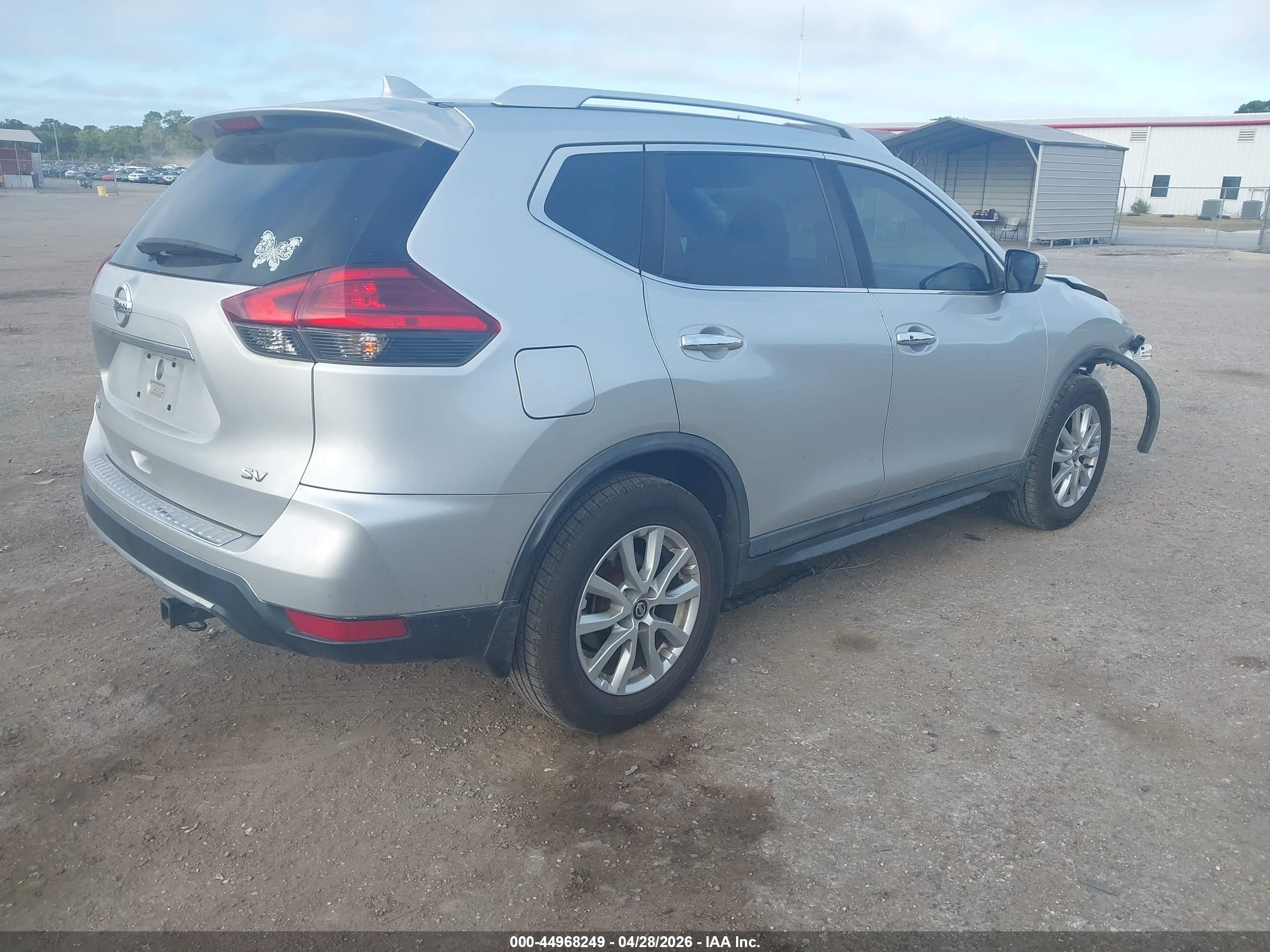 NISSAN ROGUE image 4
