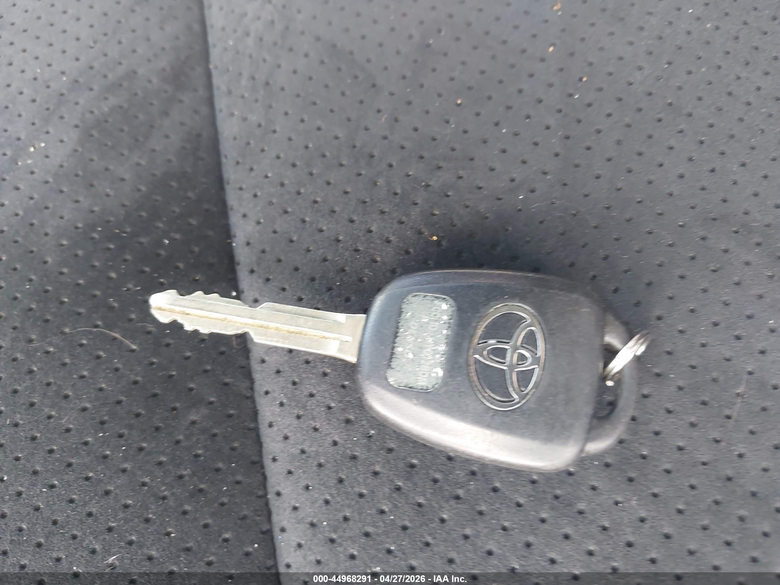 TOYOTA CAMRY image 11