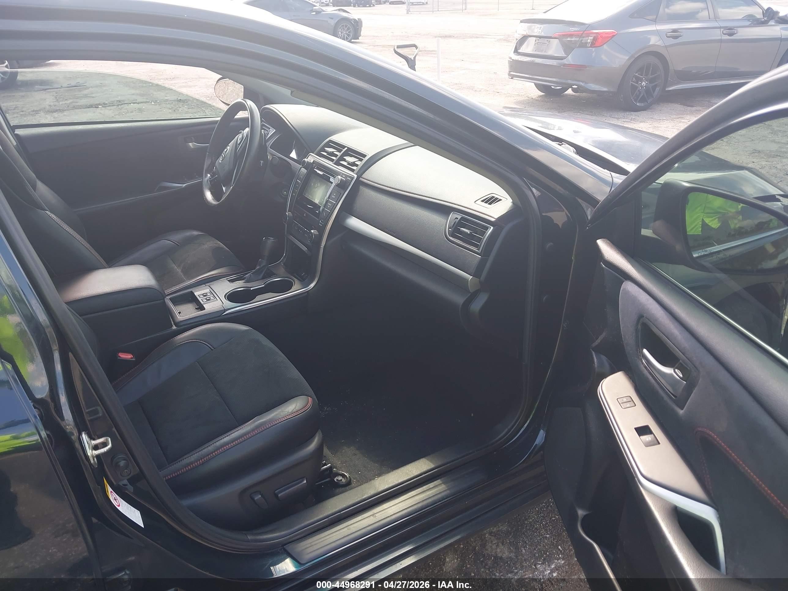 TOYOTA CAMRY image 5