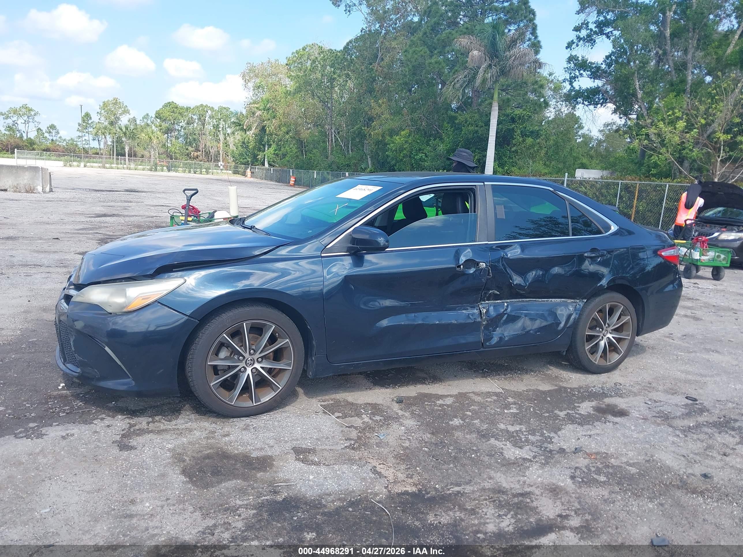 TOYOTA CAMRY image 6