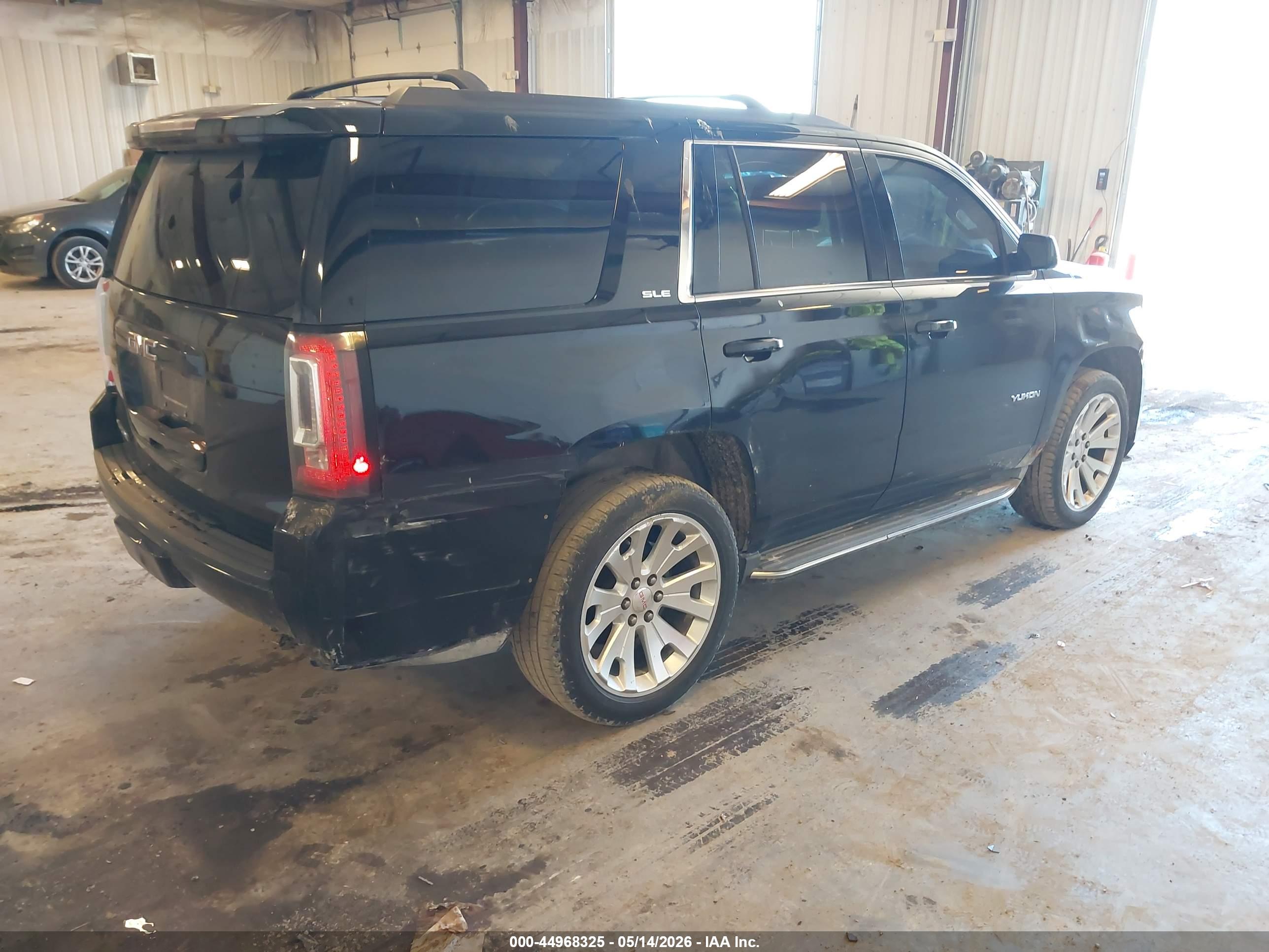 GMC YUKON image 4