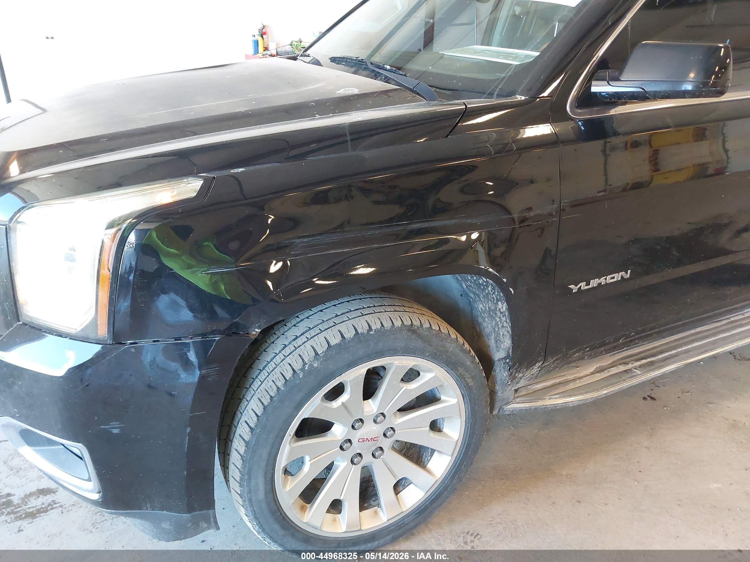 GMC YUKON image 6