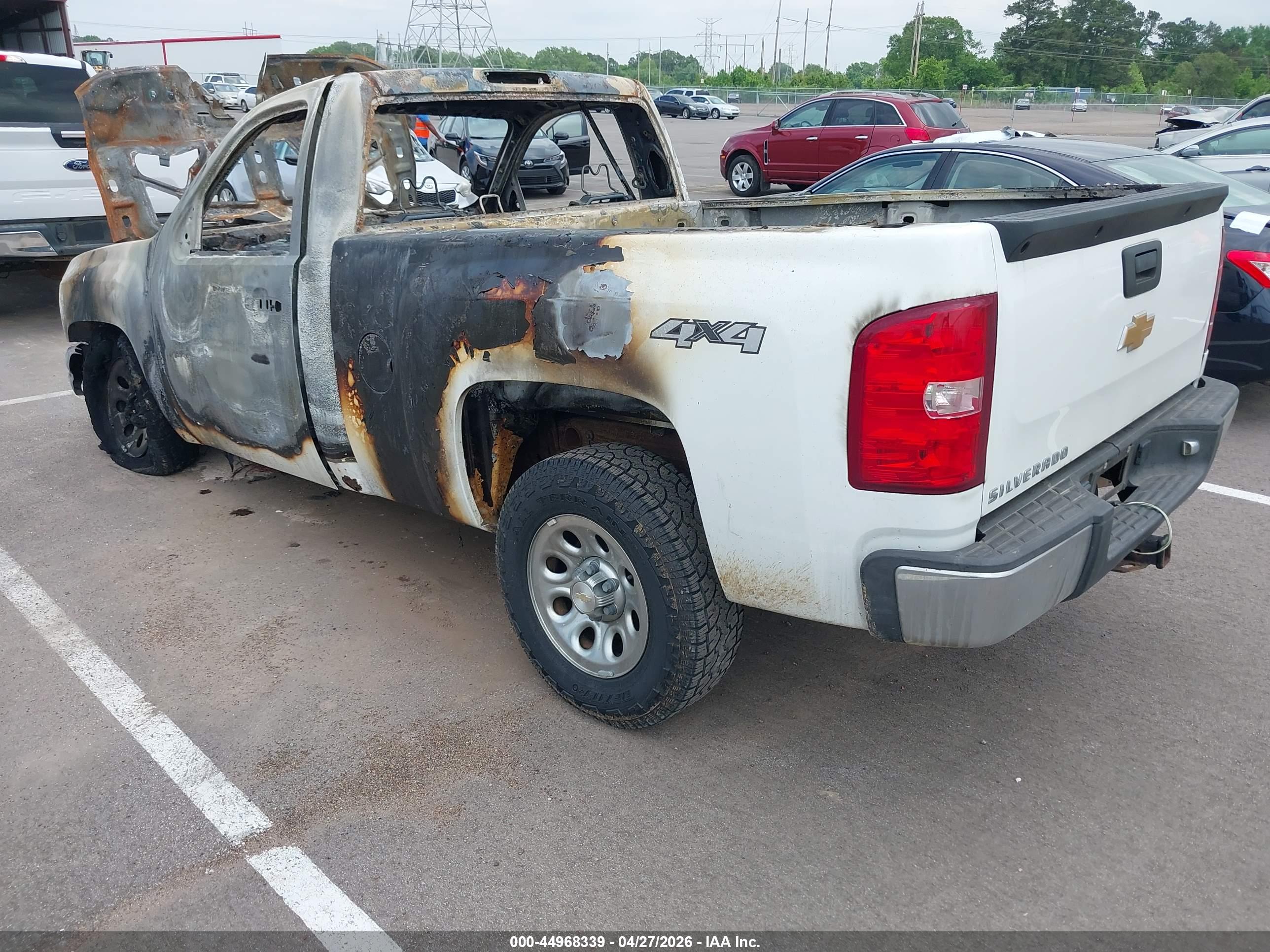 CHEVROLET SILVERADO image 3