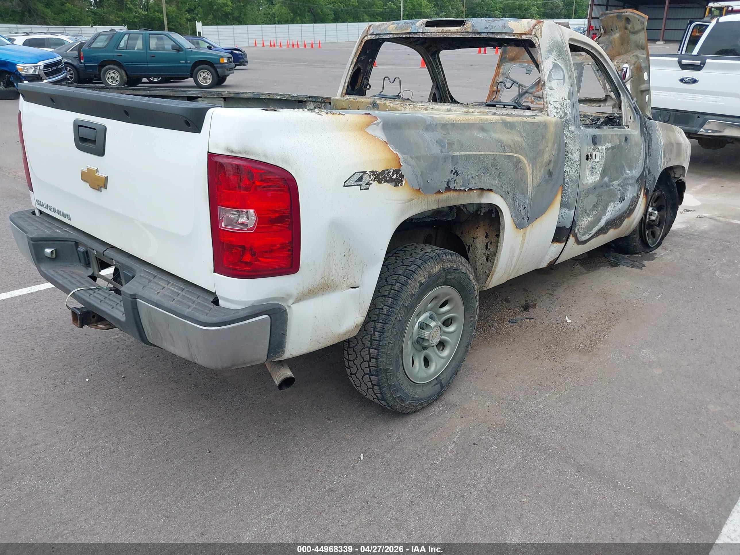 CHEVROLET SILVERADO image 4