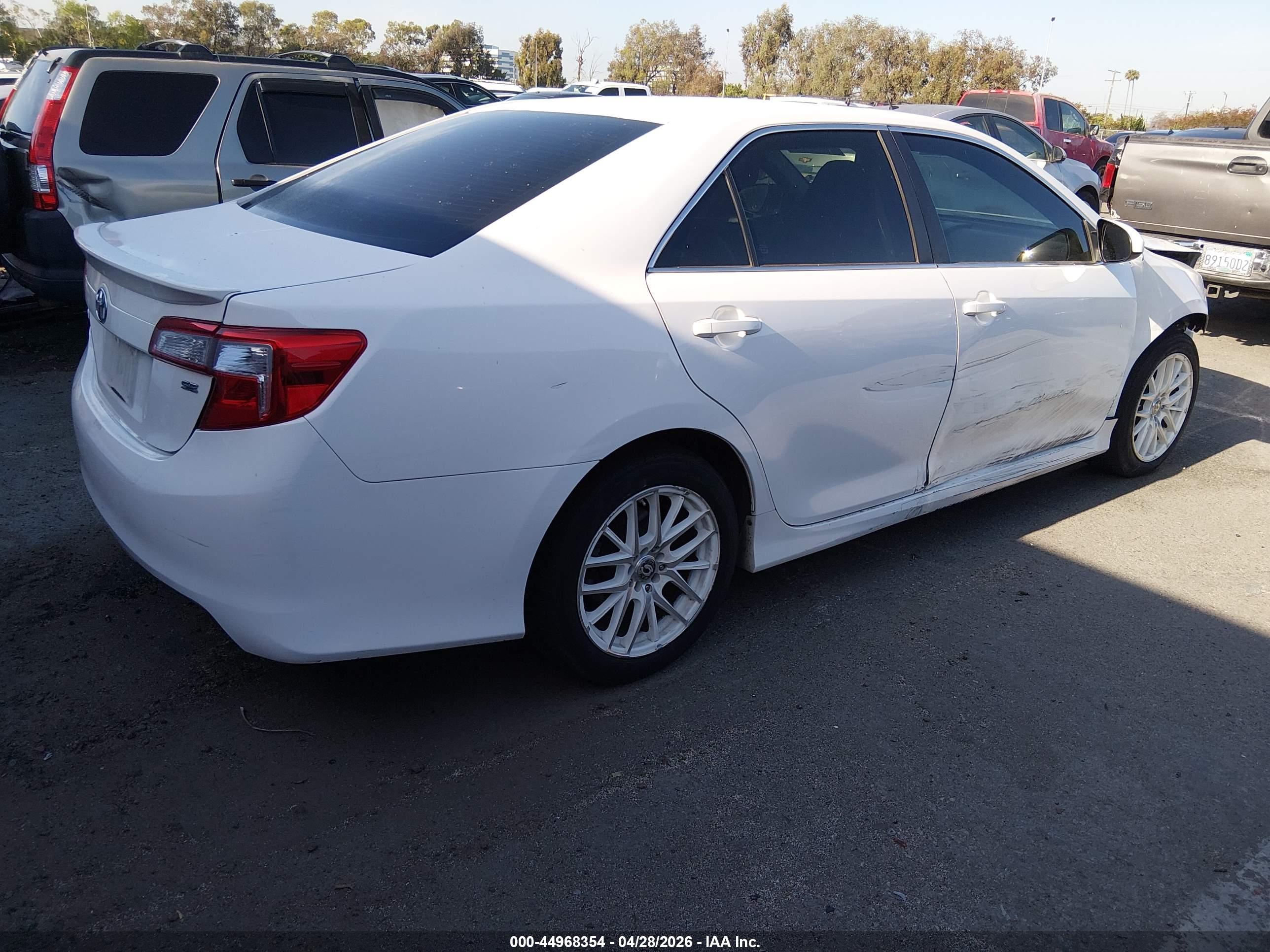 TOYOTA CAMRY image 4