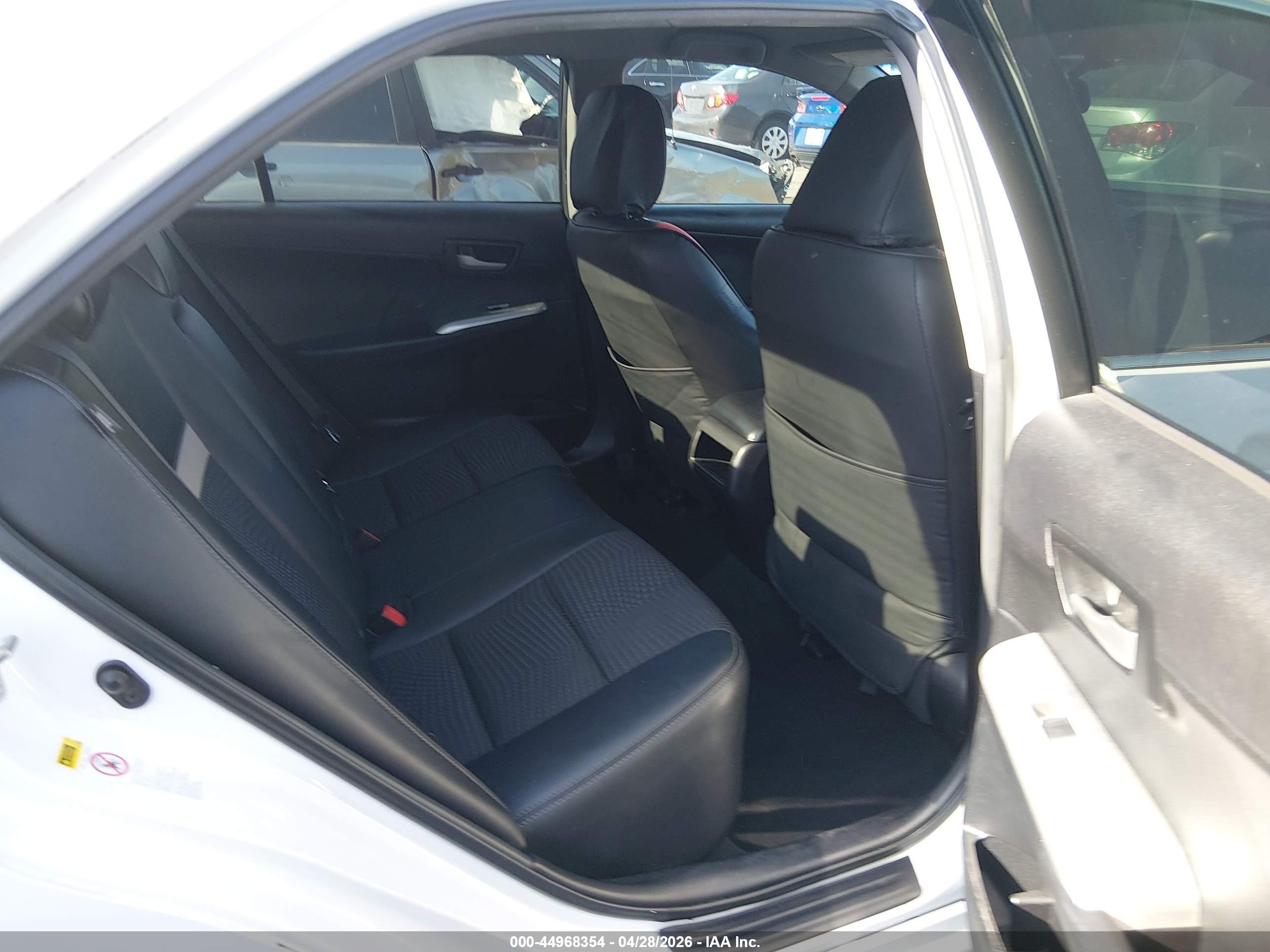 TOYOTA CAMRY image 8