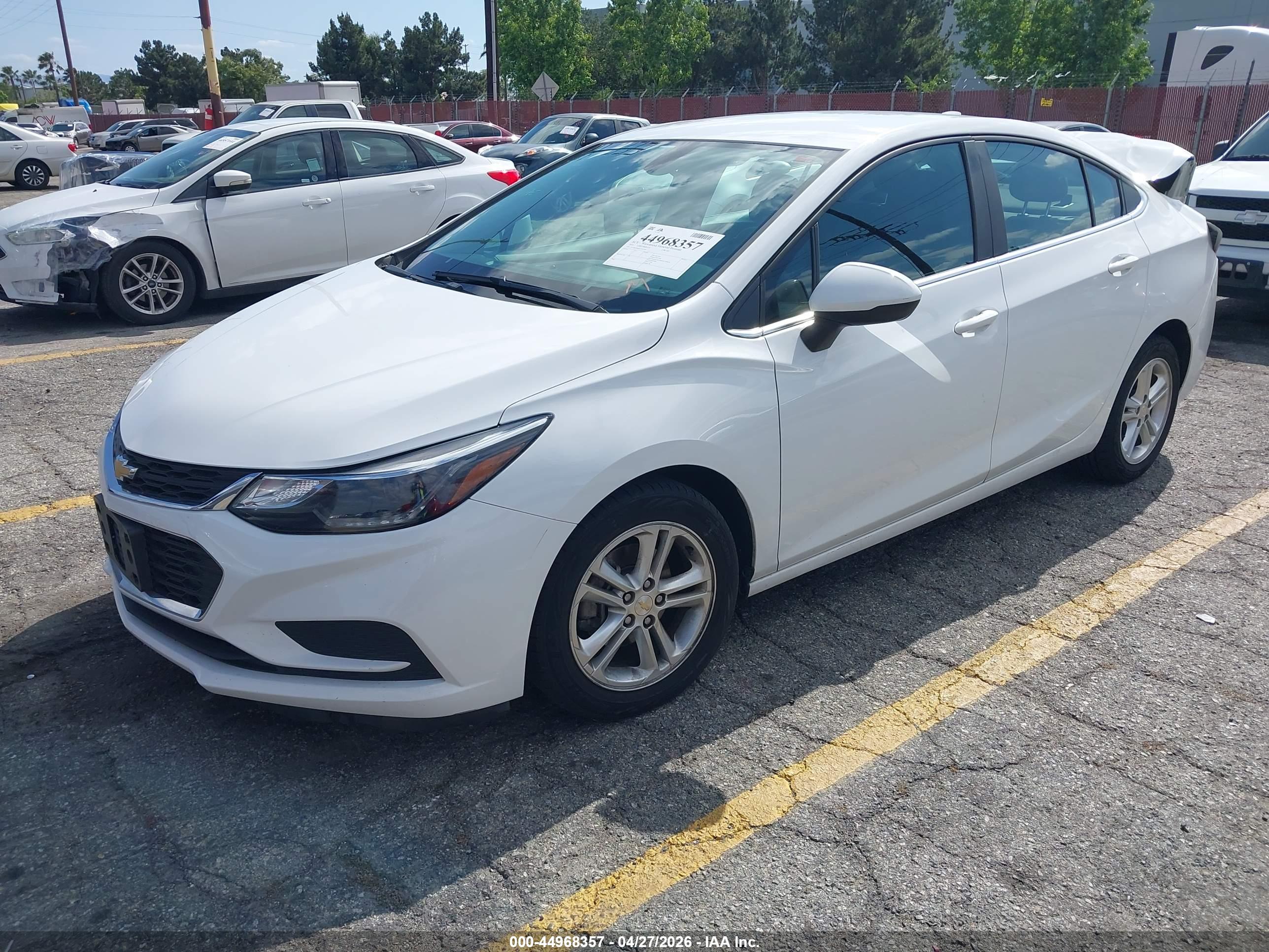 CHEVROLET CRUZE image 2