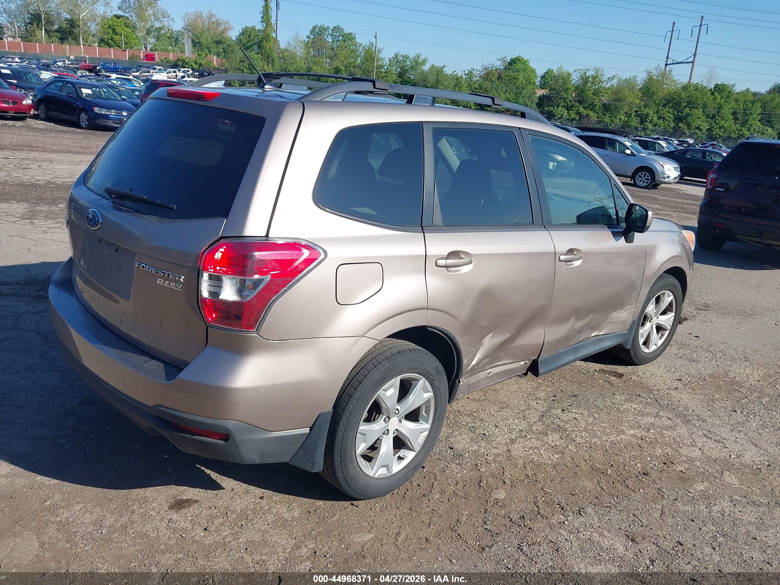 SUBARU FORESTER image 4