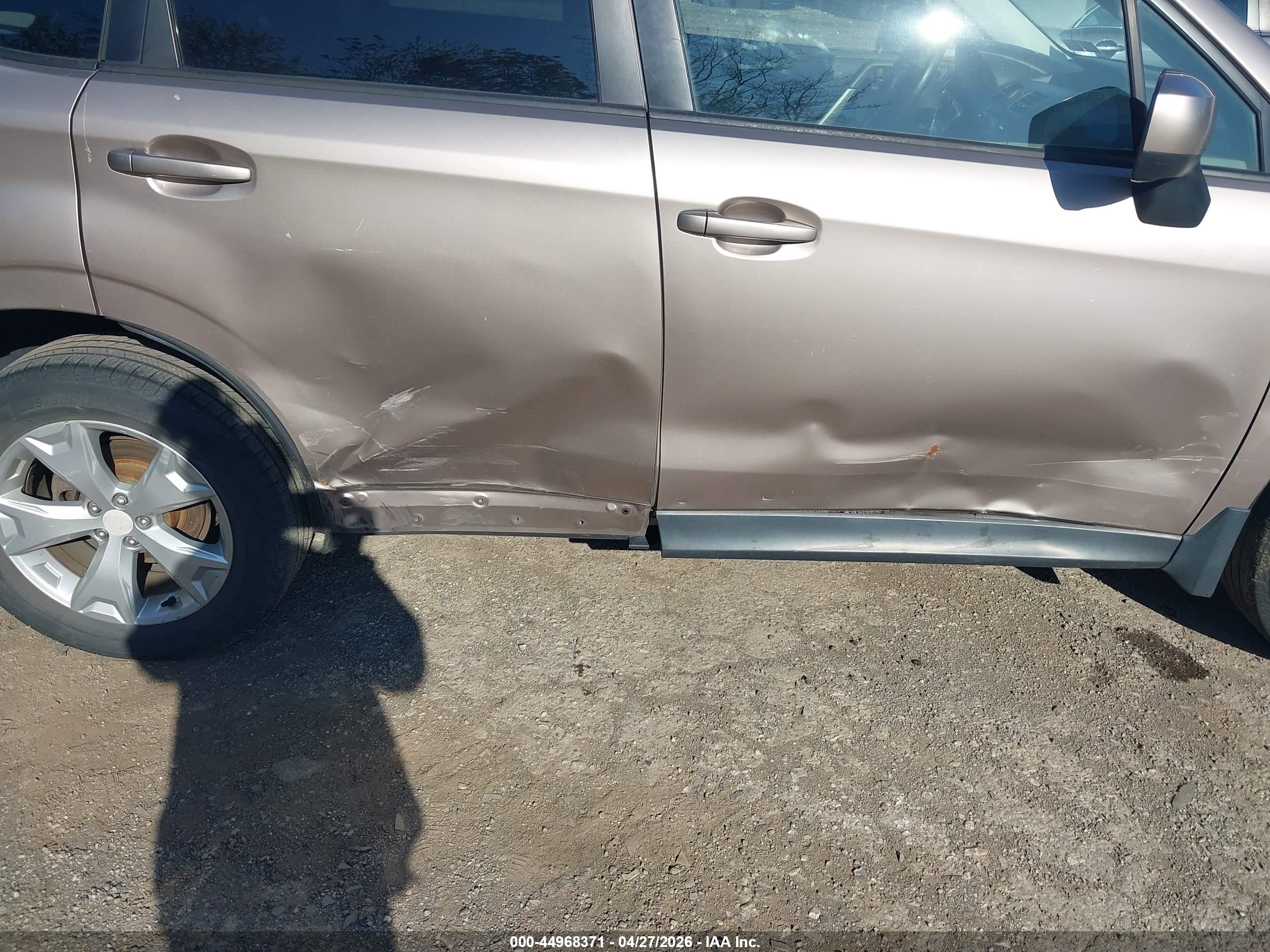 SUBARU FORESTER image 6