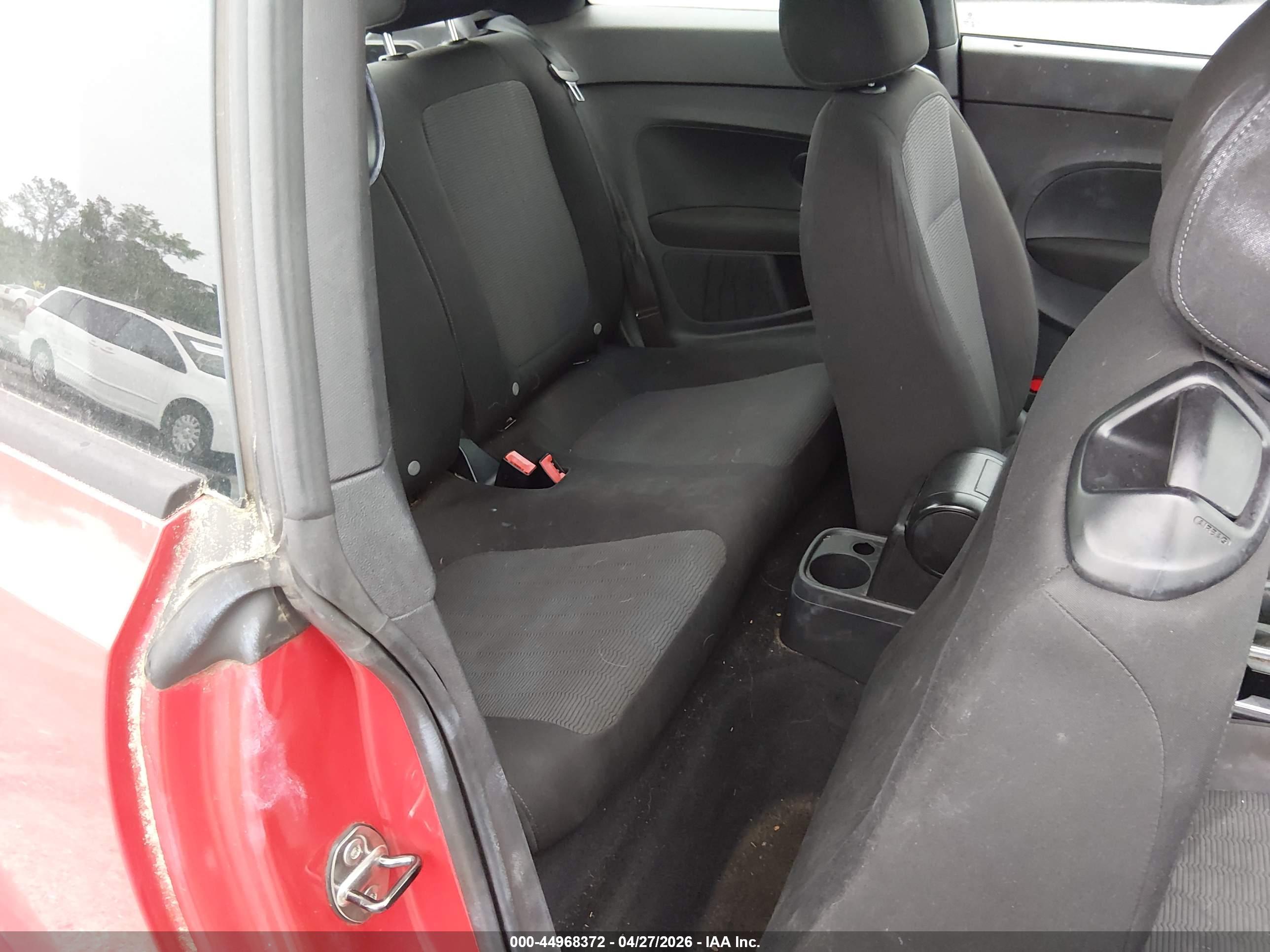 VOLKSWAGEN BEETLE image 8