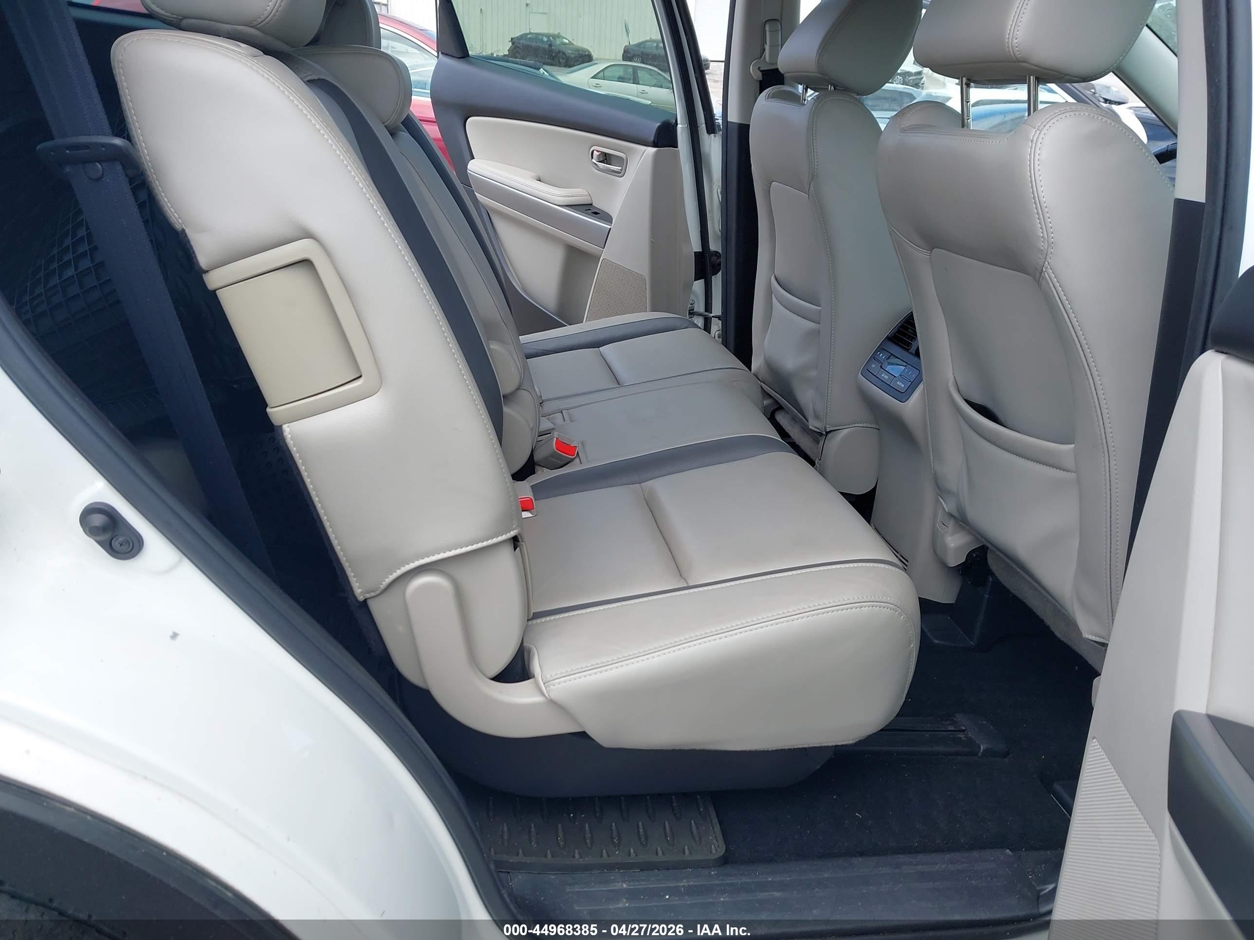 MAZDA CX-9 image 8