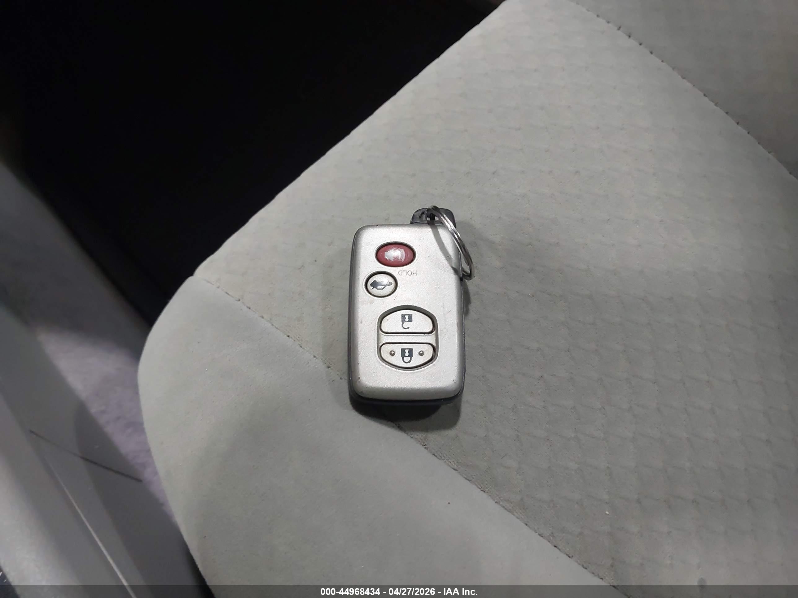 TOYOTA CAMRY image 11