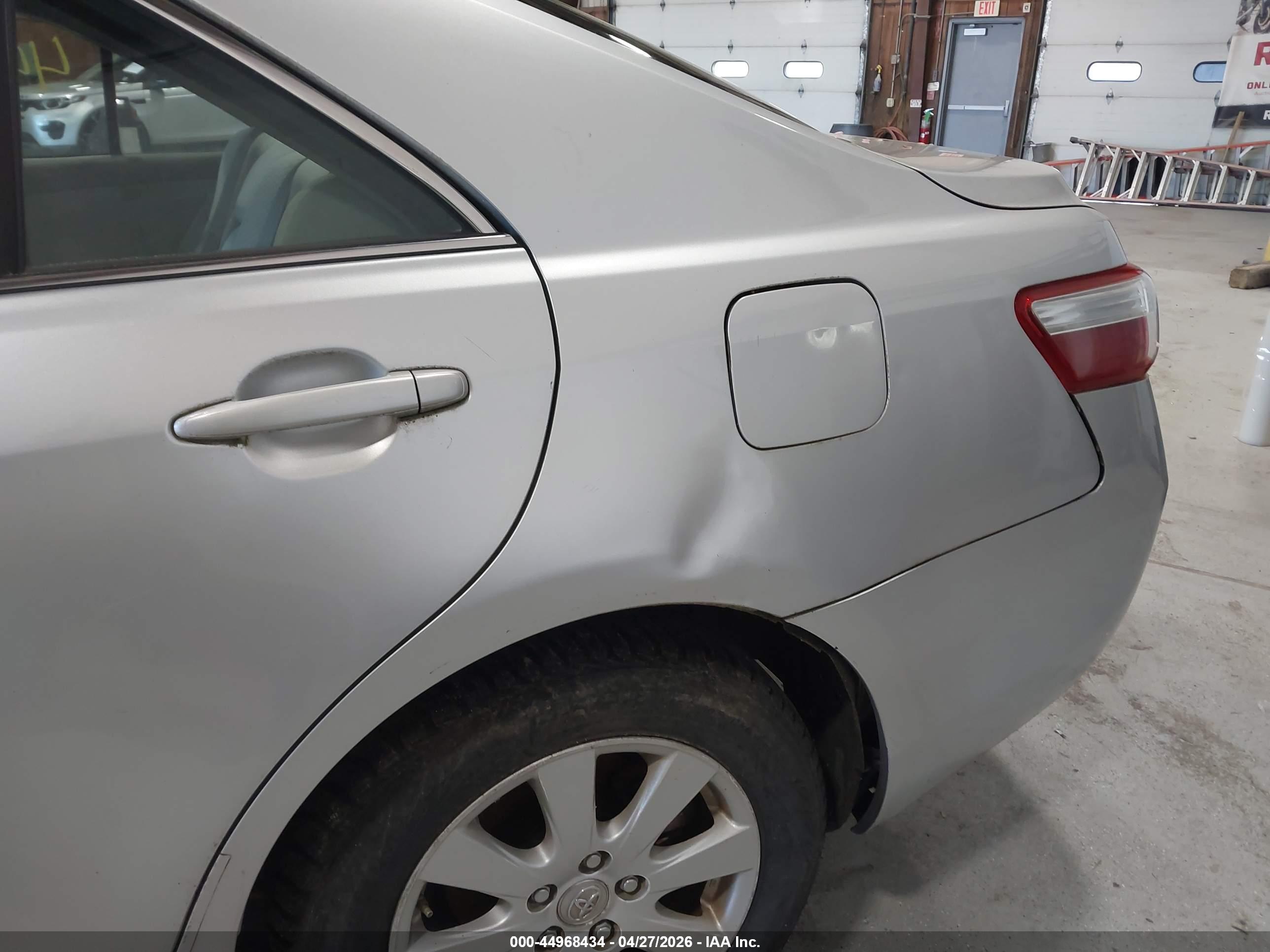 TOYOTA CAMRY image 6