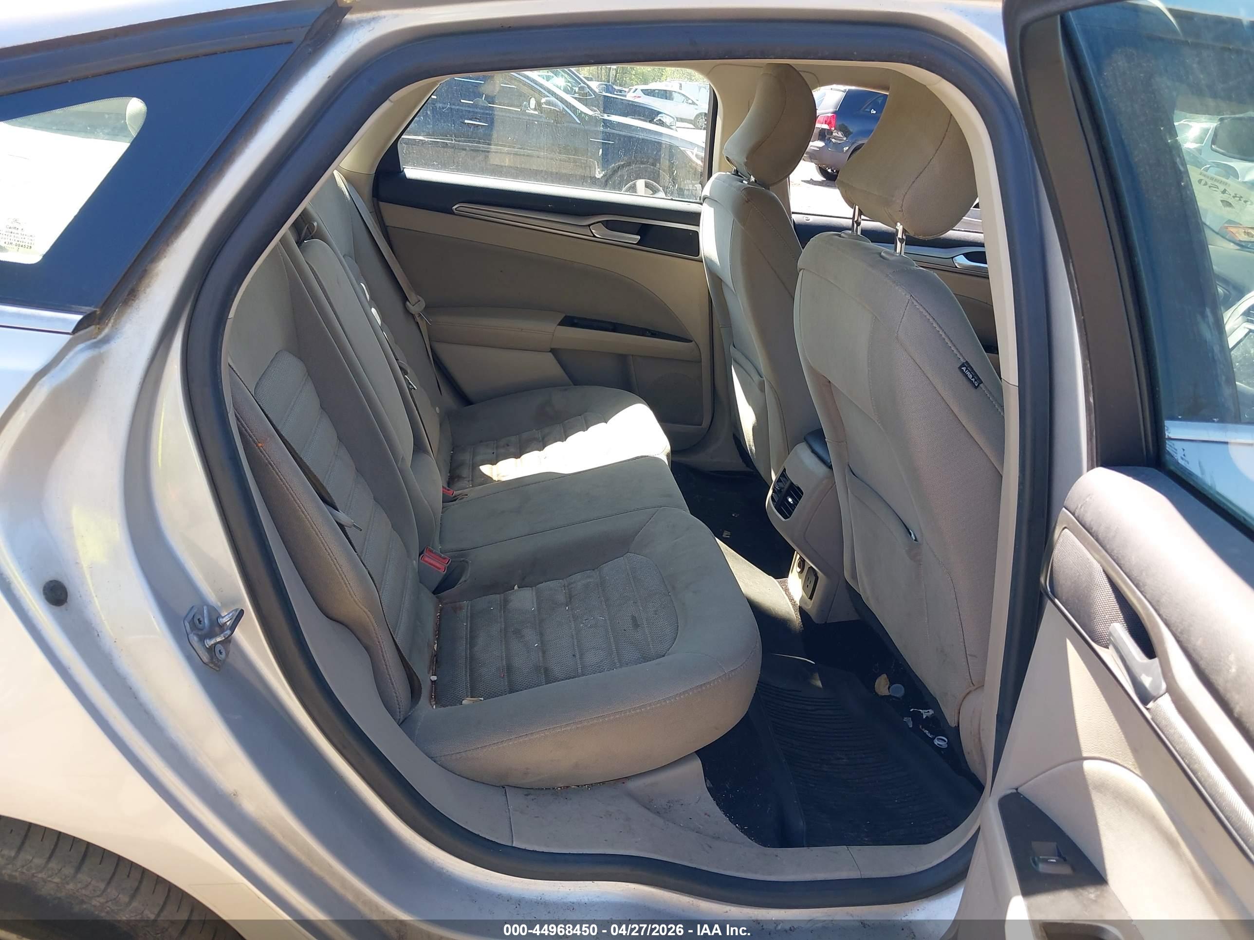 FORD FUSION image 8