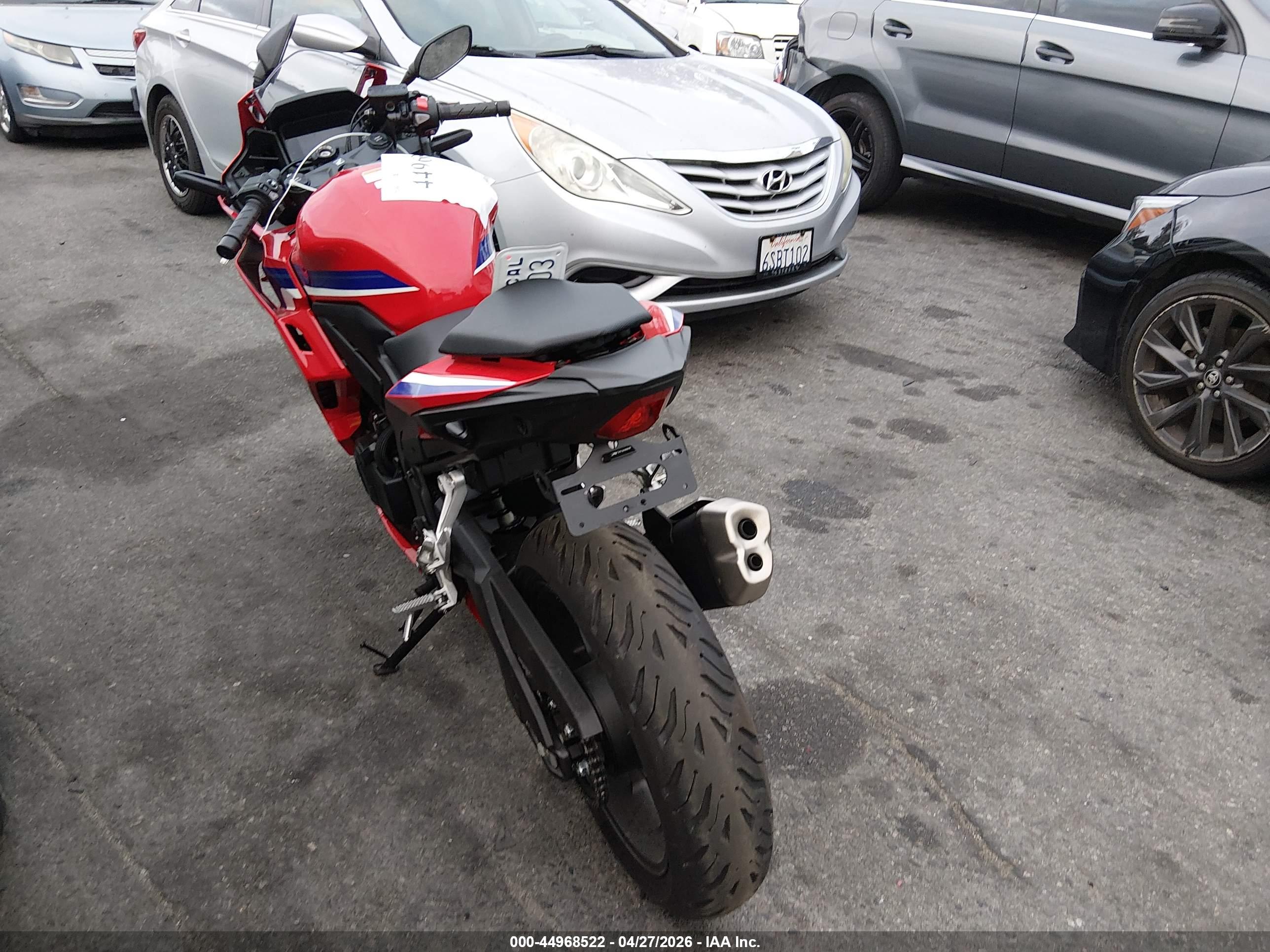 HONDA CBR500 image 3