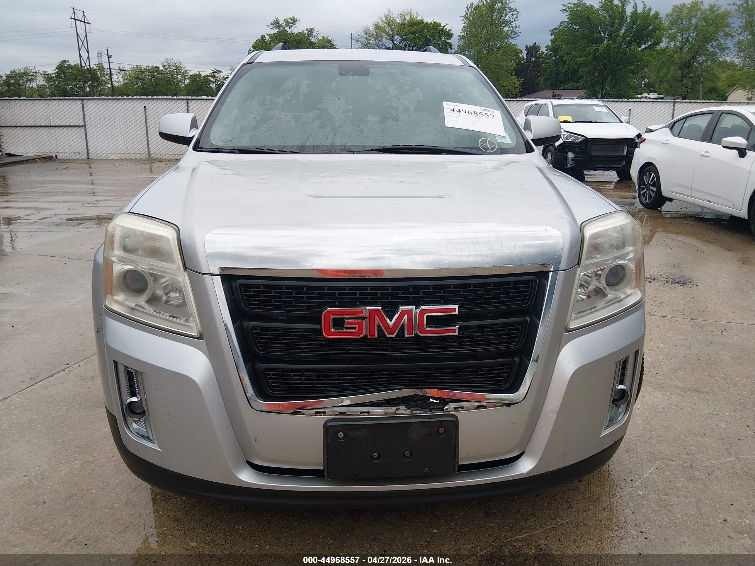GMC TERRAIN image 6